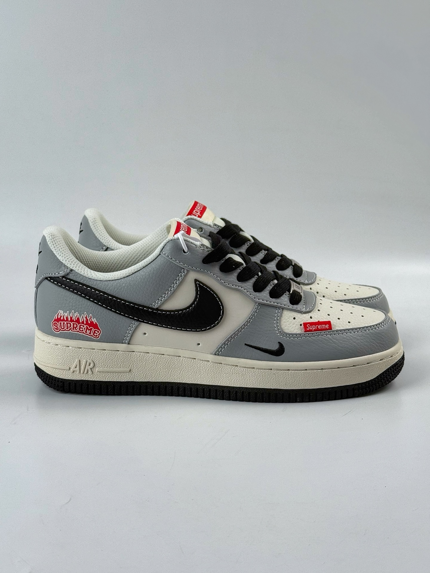 Nike Air Force 1 Low 07 x Supreme 灰白小勾 HS8068-019