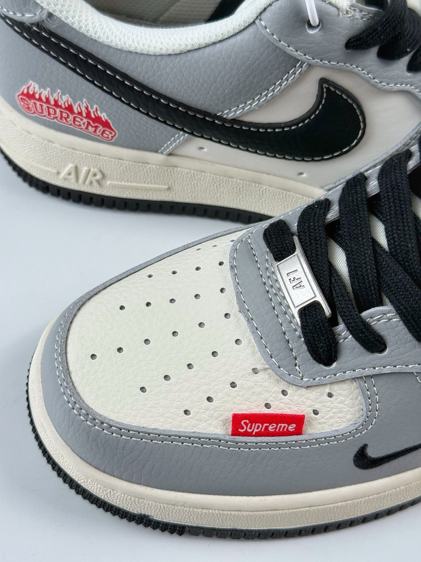 Nike Air Force 1 Low 07 x Supreme 灰白小勾 HS8068-019