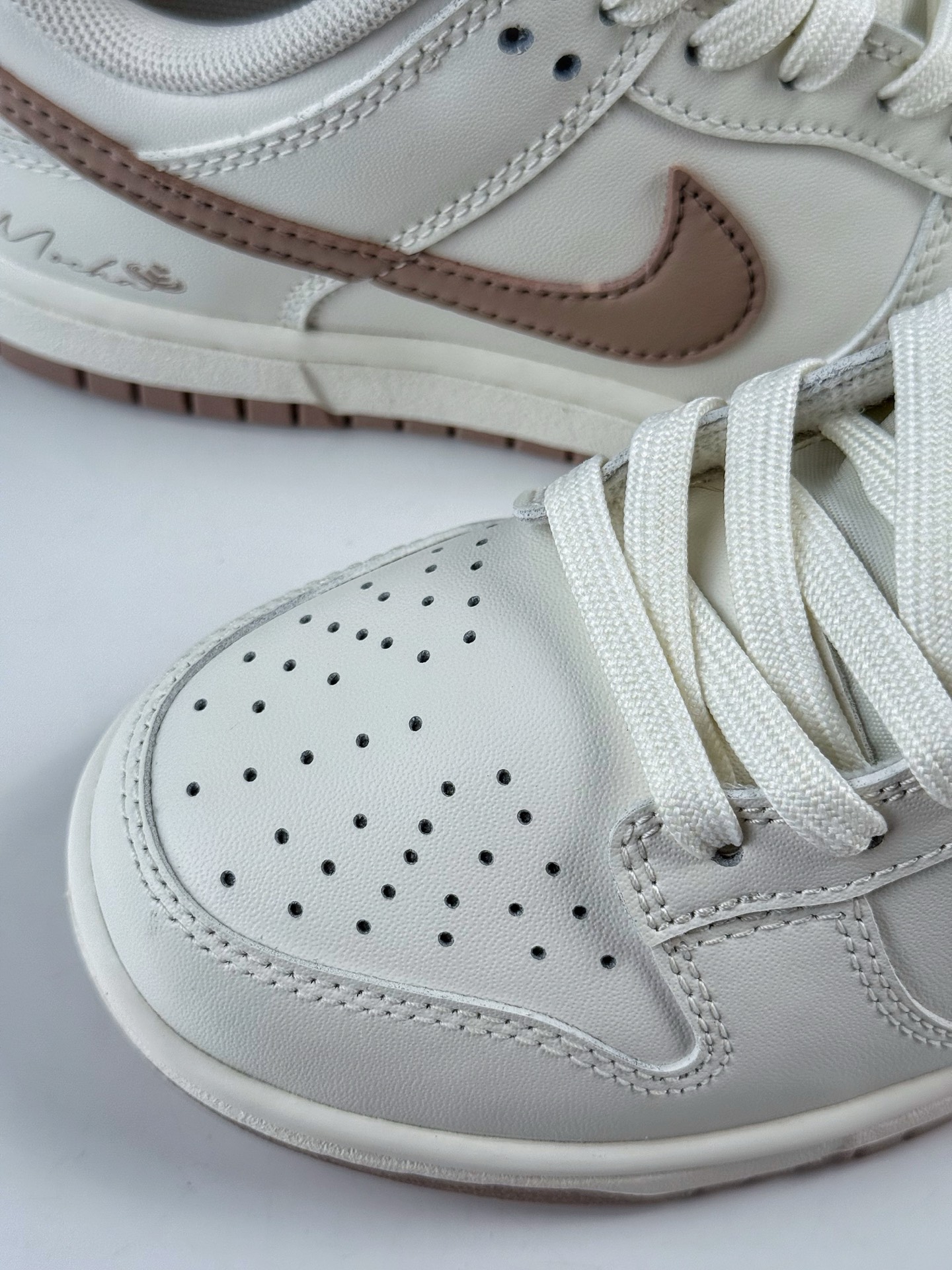 NIKE SB Dunk Low x Just Do It 白粉 WG0212014