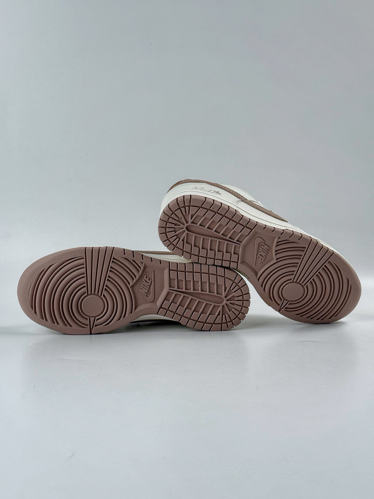 NIKE SB Dunk Low x Just Do It 白粉 WG0212014