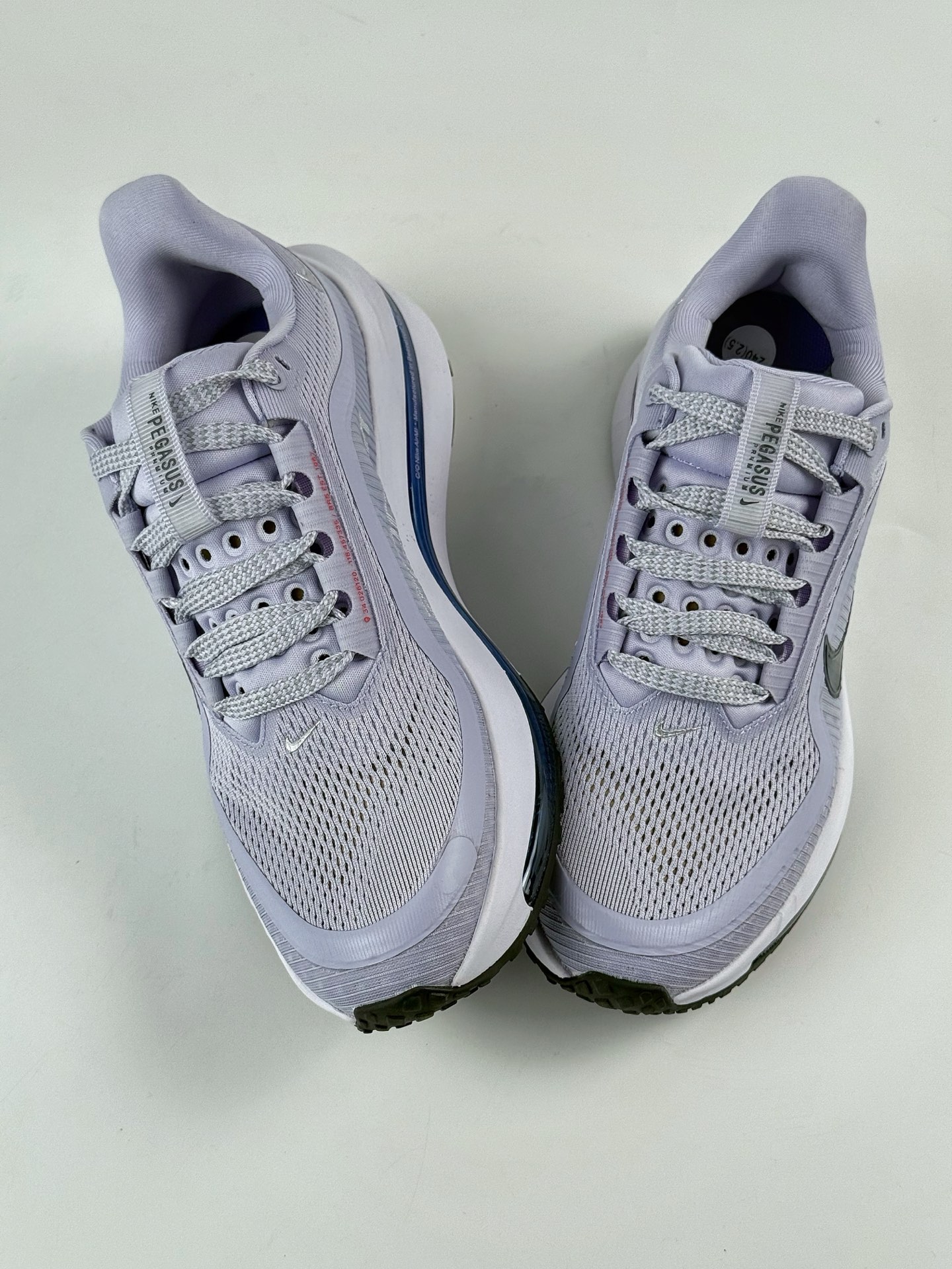 Nike Pegasus Premium 减震防滑耐磨透气 低帮跑步鞋 HQ2593-004