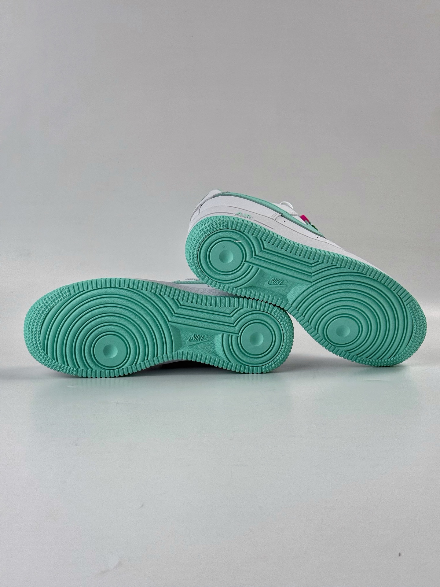 Nike Air Force 1 Low 07 白绿 DH7561-107-莆田鞋,莆田鞋货源,高仿鞋,高仿鞋货源,安福档口,莆田高仿鞋,莆田鞋批发,高仿鞋批发,莆田高仿运动鞋,高仿运动鞋,莆田运动鞋 Nike Air Force 1 Low 07 白绿 DH7561-107