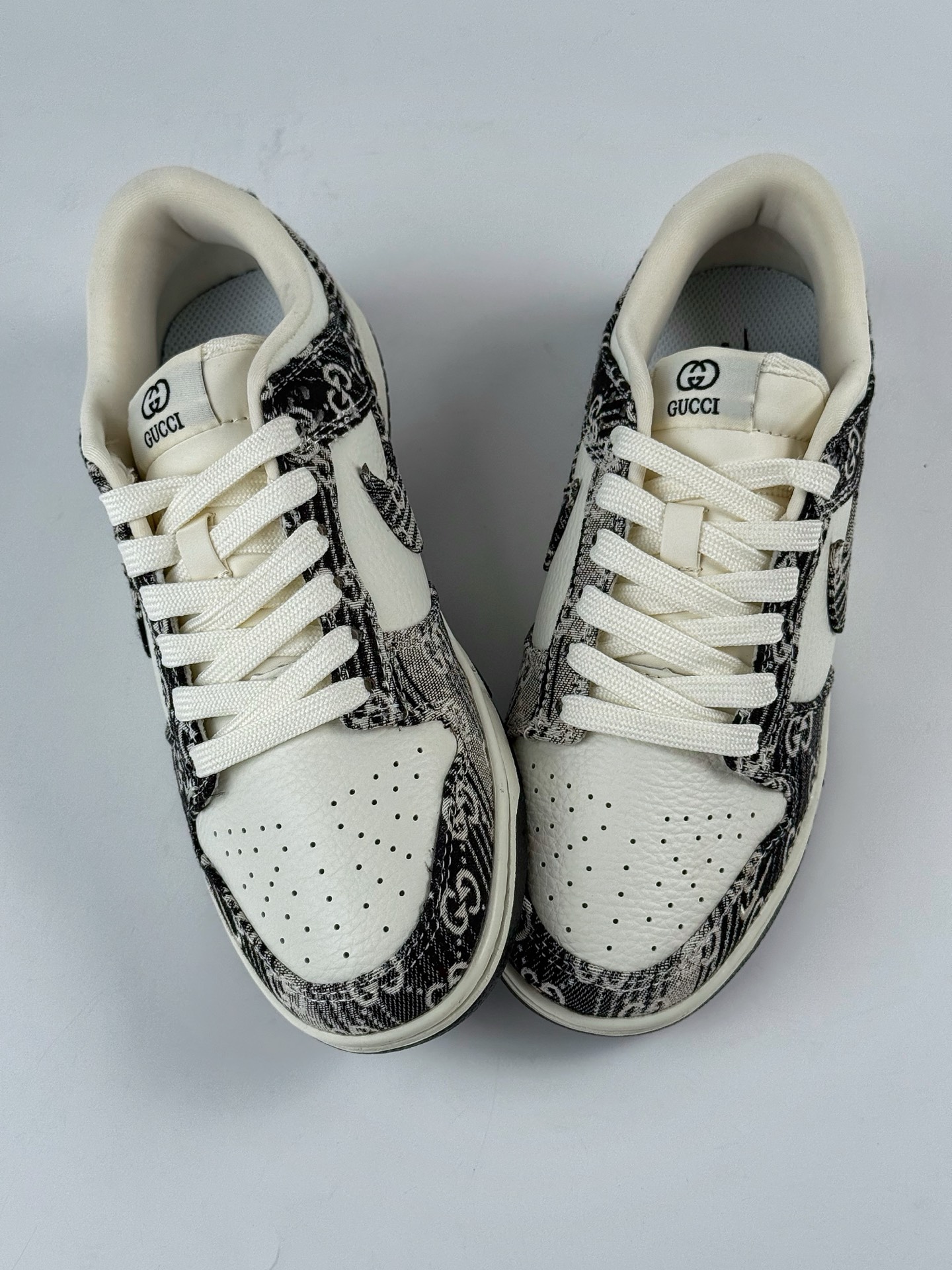 Nike SB Dunk Low x GUCCI 黑白小勾 SC9207-418-莆田鞋,莆田鞋货源,高仿鞋,高仿鞋货源,安福档口,莆田高仿鞋,莆田鞋批发,高仿鞋批发,莆田高仿运动鞋,高仿运动鞋,莆田运动鞋 Nike SB Dunk Low x GUCCI 黑白小勾 SC9207-418