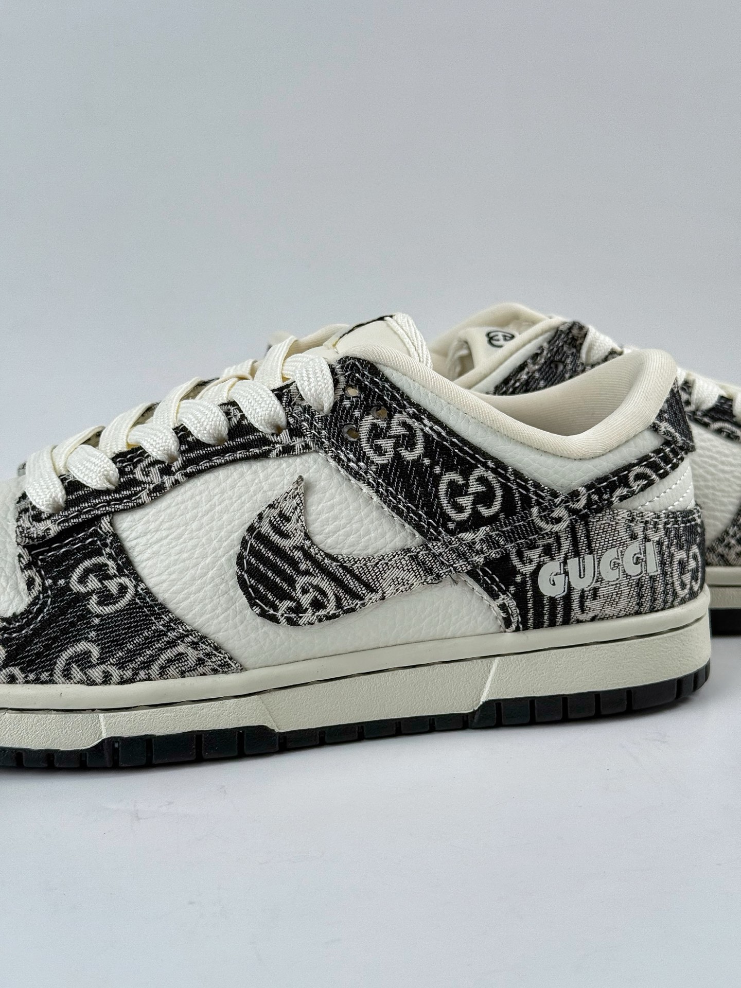 Nike SB Dunk Low x GUCCI 黑白小勾 SC9207-418-莆田鞋,莆田鞋货源,高仿鞋,高仿鞋货源,安福档口,莆田高仿鞋,莆田鞋批发,高仿鞋批发,莆田高仿运动鞋,高仿运动鞋,莆田运动鞋 Nike SB Dunk Low x GUCCI 黑白小勾 SC9207-418