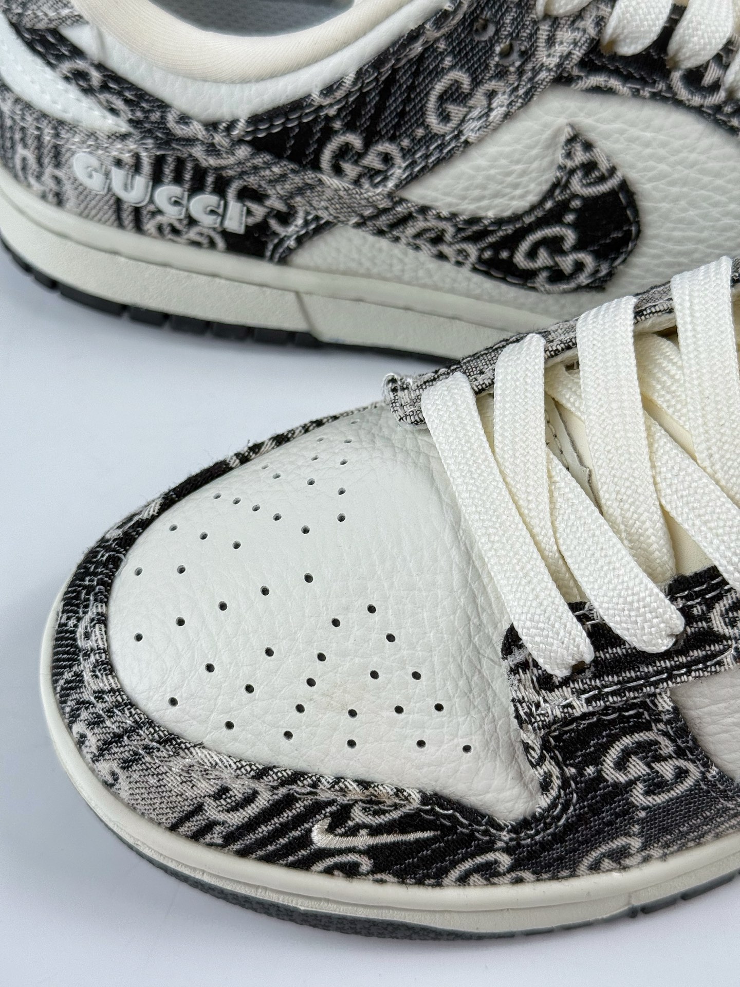 Nike SB Dunk Low x GUCCI 黑白小勾 SC9207-418-莆田鞋,莆田鞋货源,高仿鞋,高仿鞋货源,安福档口,莆田高仿鞋,莆田鞋批发,高仿鞋批发,莆田高仿运动鞋,高仿运动鞋,莆田运动鞋 Nike SB Dunk Low x GUCCI 黑白小勾 SC9207-418