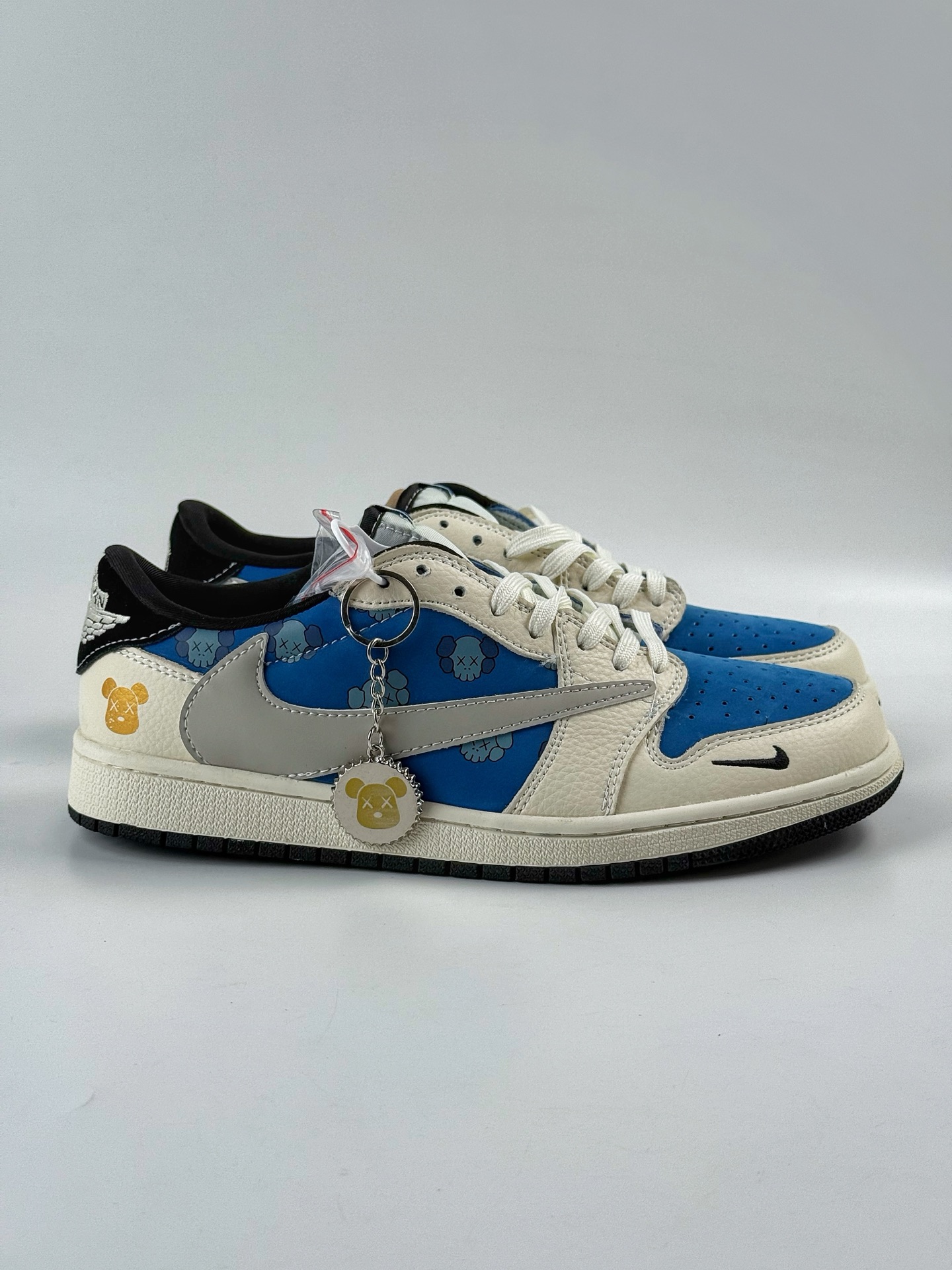 Travis Scott x Nike Air Jordan 1 Low Air Jordan 1 Low 反转白蓝小勾倒钩 XS2024-053