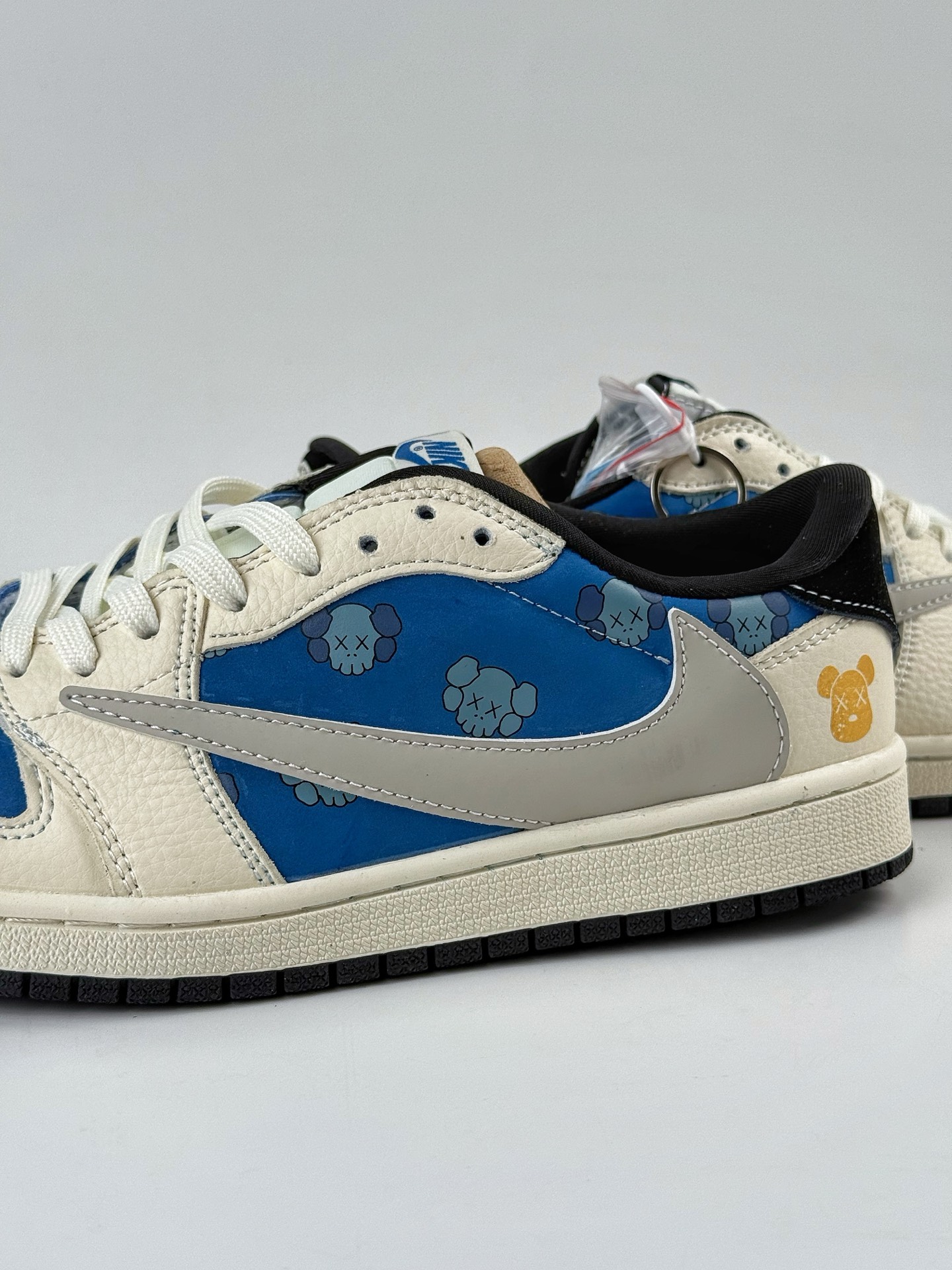 Travis Scott x Nike Air Jordan 1 Low Air Jordan 1 Low 反转白蓝小勾倒钩 XS2024-053