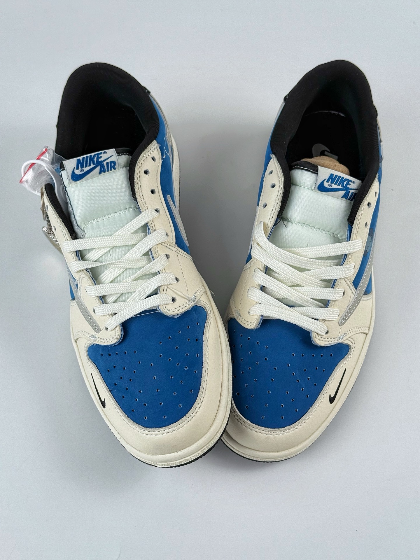 Travis Scott x Nike Air Jordan 1 Low Air Jordan 1 Low 反转白蓝小勾倒钩 XS2024-053