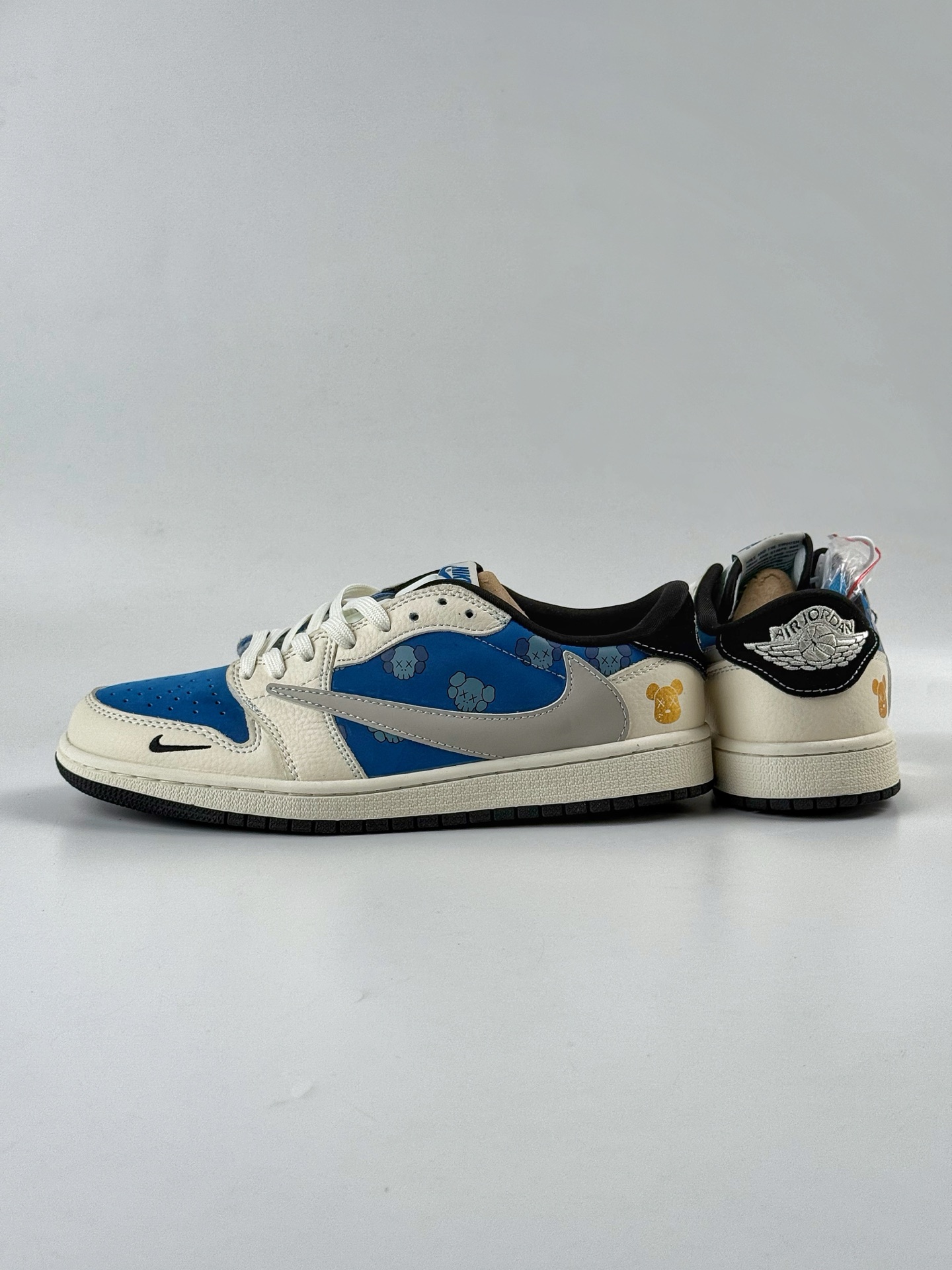 Travis Scott x Nike Air Jordan 1 Low Air Jordan 1 Low 反转白蓝小勾倒钩 XS2024-053