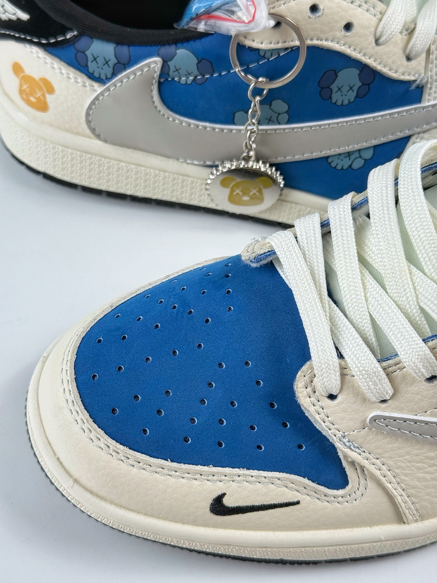 Travis Scott x Nike Air Jordan 1 Low Air Jordan 1 Low 反转白蓝小勾倒钩 XS2024-053