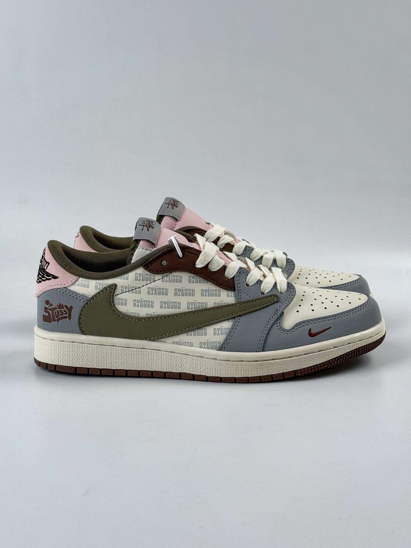 Travis Scott x Nike Air Jordan 1 Low x Stussy Air Jordan 1 Low 反转灰白小勾倒钩 XD0798-303
