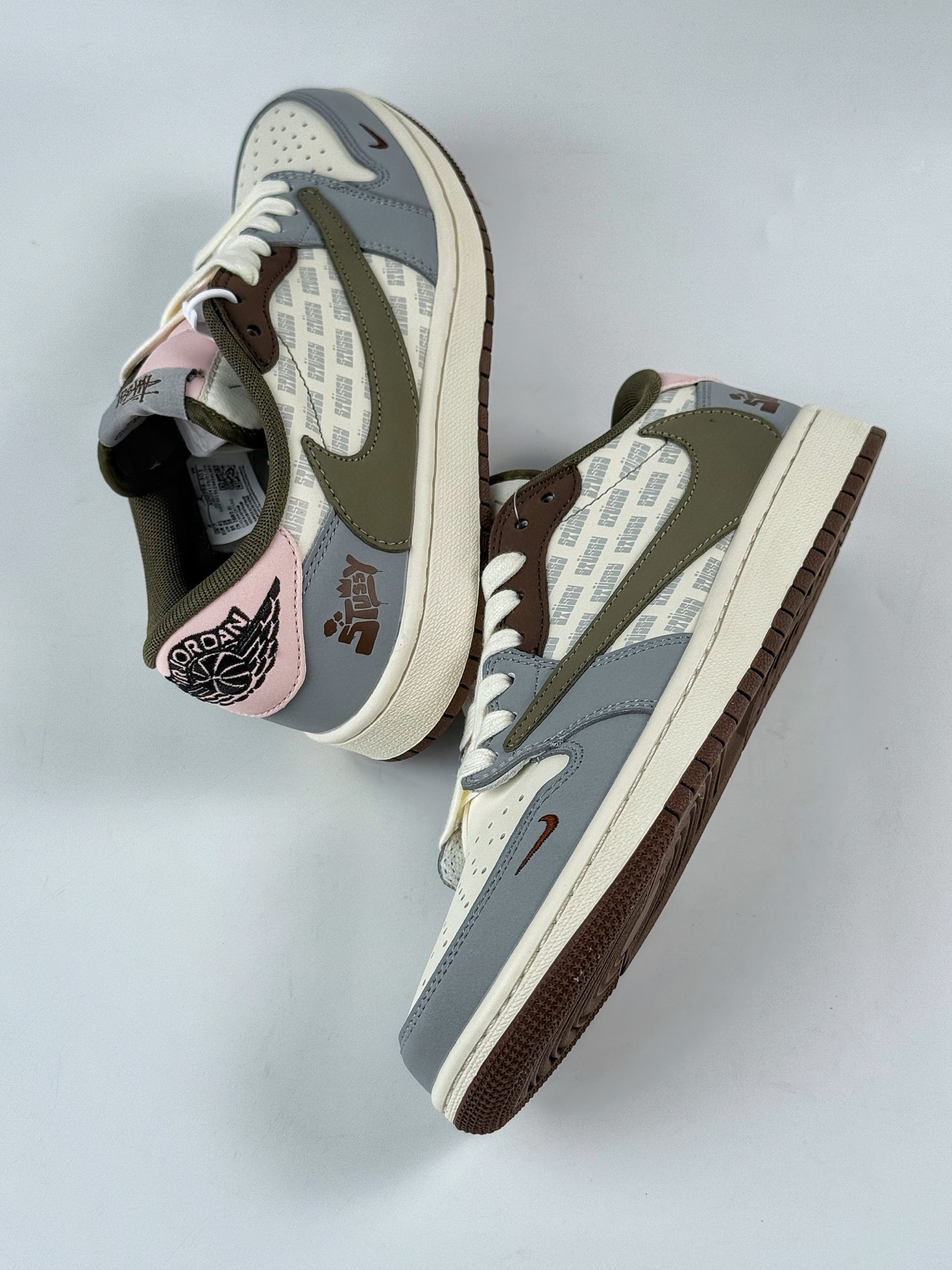 Travis Scott x Nike Air Jordan 1 Low x Stussy Air Jordan 1 Low 反转灰白小勾倒钩 XD0798-303