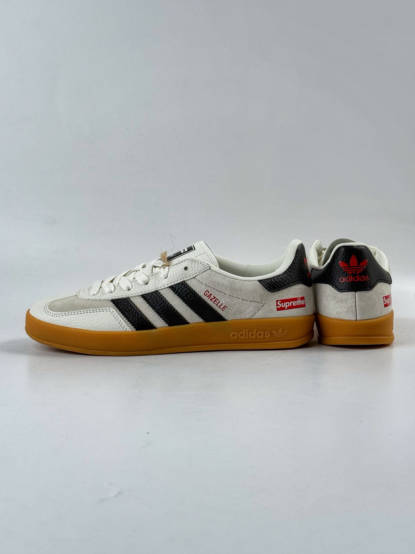Adidas三叶草SAMBA x Supreme 白黑 休闲板鞋 SC9207-726