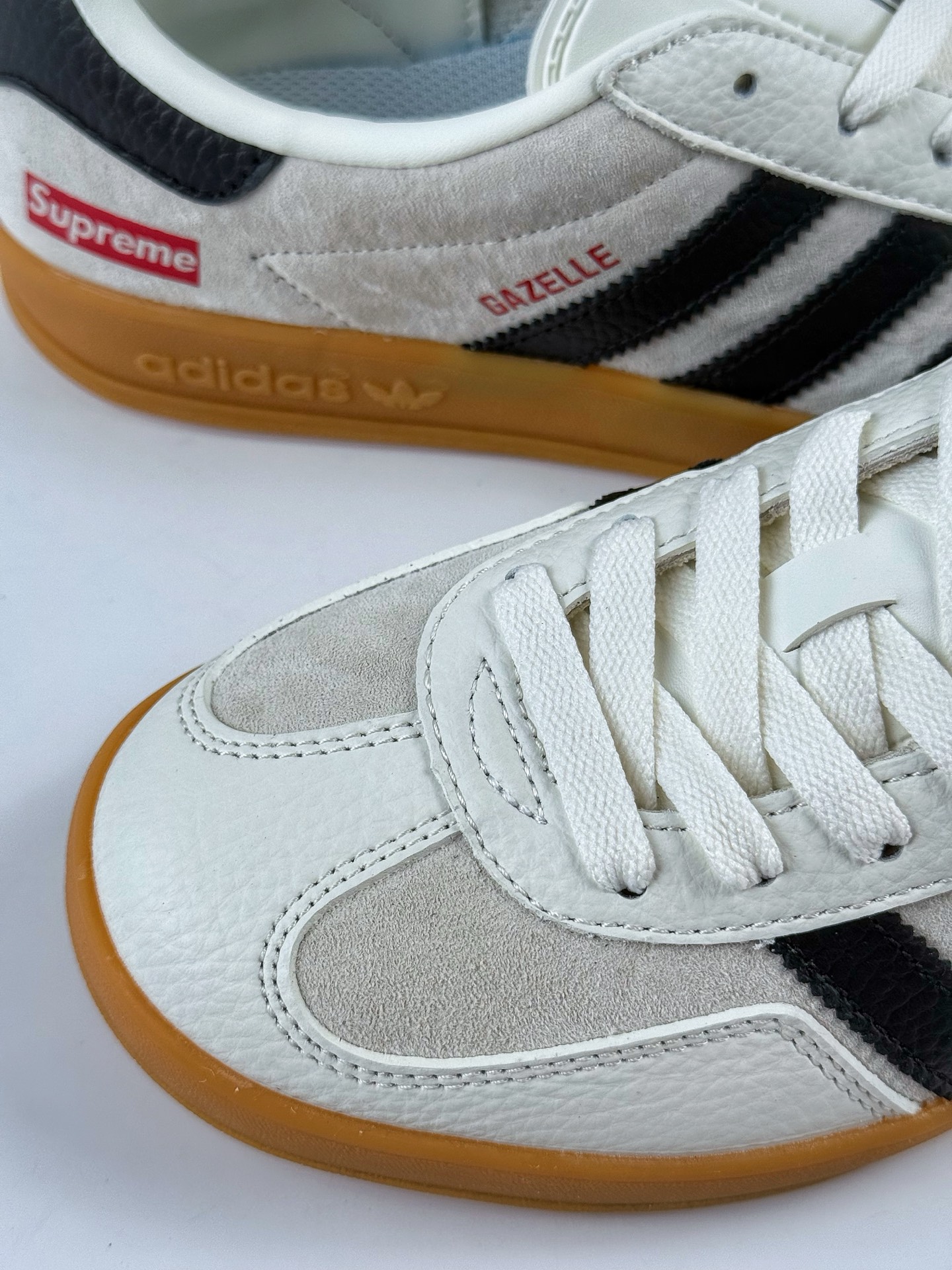 Adidas三叶草SAMBA x Supreme 白黑 休闲板鞋 SC9207-726