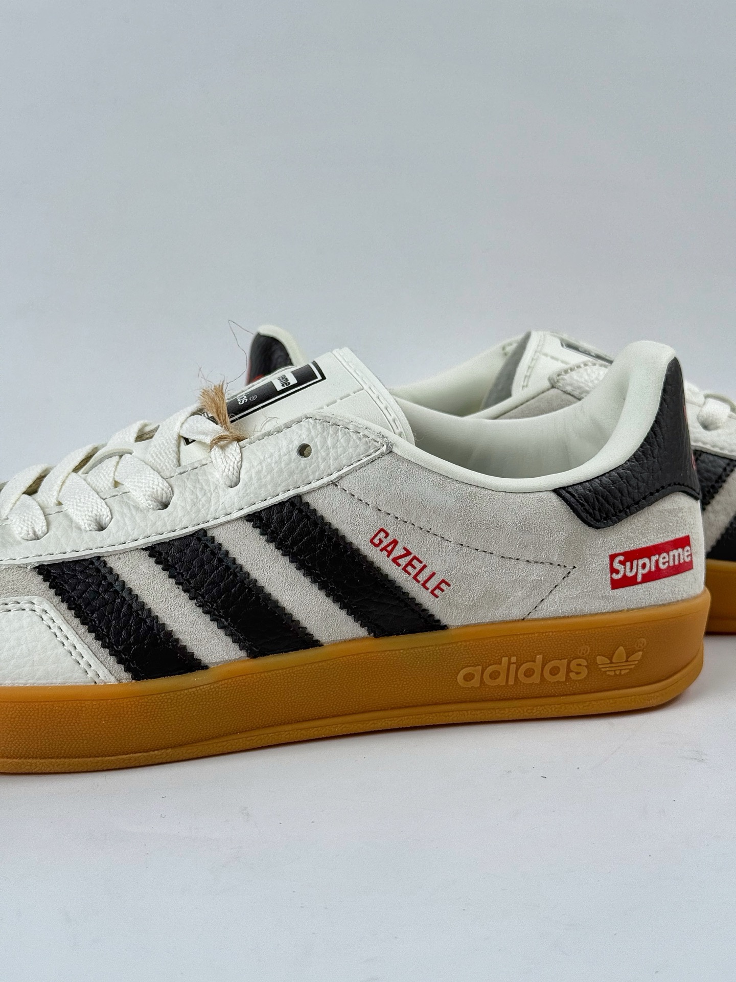 Adidas三叶草SAMBA x Supreme 白黑 休闲板鞋 SC9207-726
