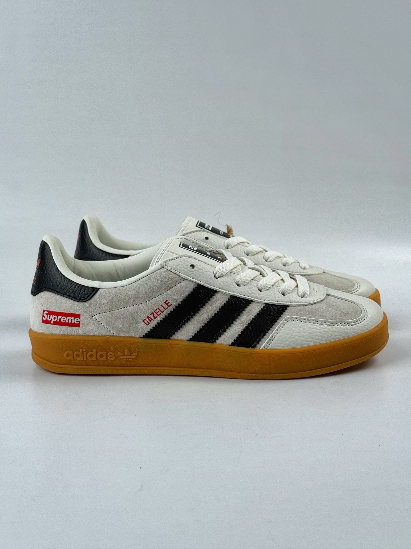 Adidas三叶草SAMBA x Supreme 白黑 休闲板鞋 SC9207-726