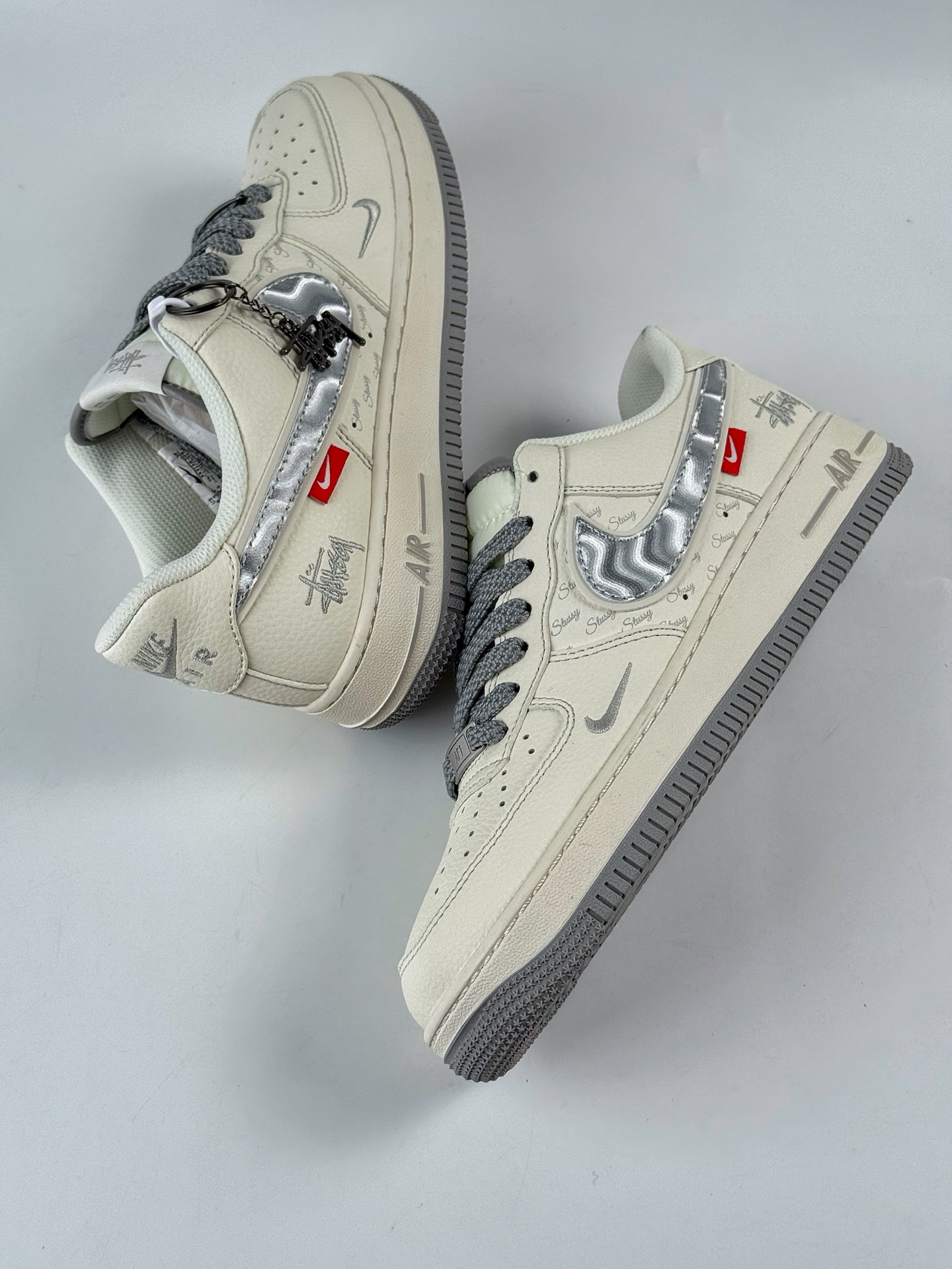 Nike Air Force 1 Low 07 x Stussy 白灰小勾满天星 XX3168-209-莆田鞋,莆田鞋货源,高仿鞋,高仿鞋货源,安福档口,莆田高仿鞋,莆田鞋批发,高仿鞋批发,莆田高仿运动鞋,高仿运动鞋,莆田运动鞋 Nike Air Force 1 Low 07 x Stussy 白灰小勾满天星 XX3168-209