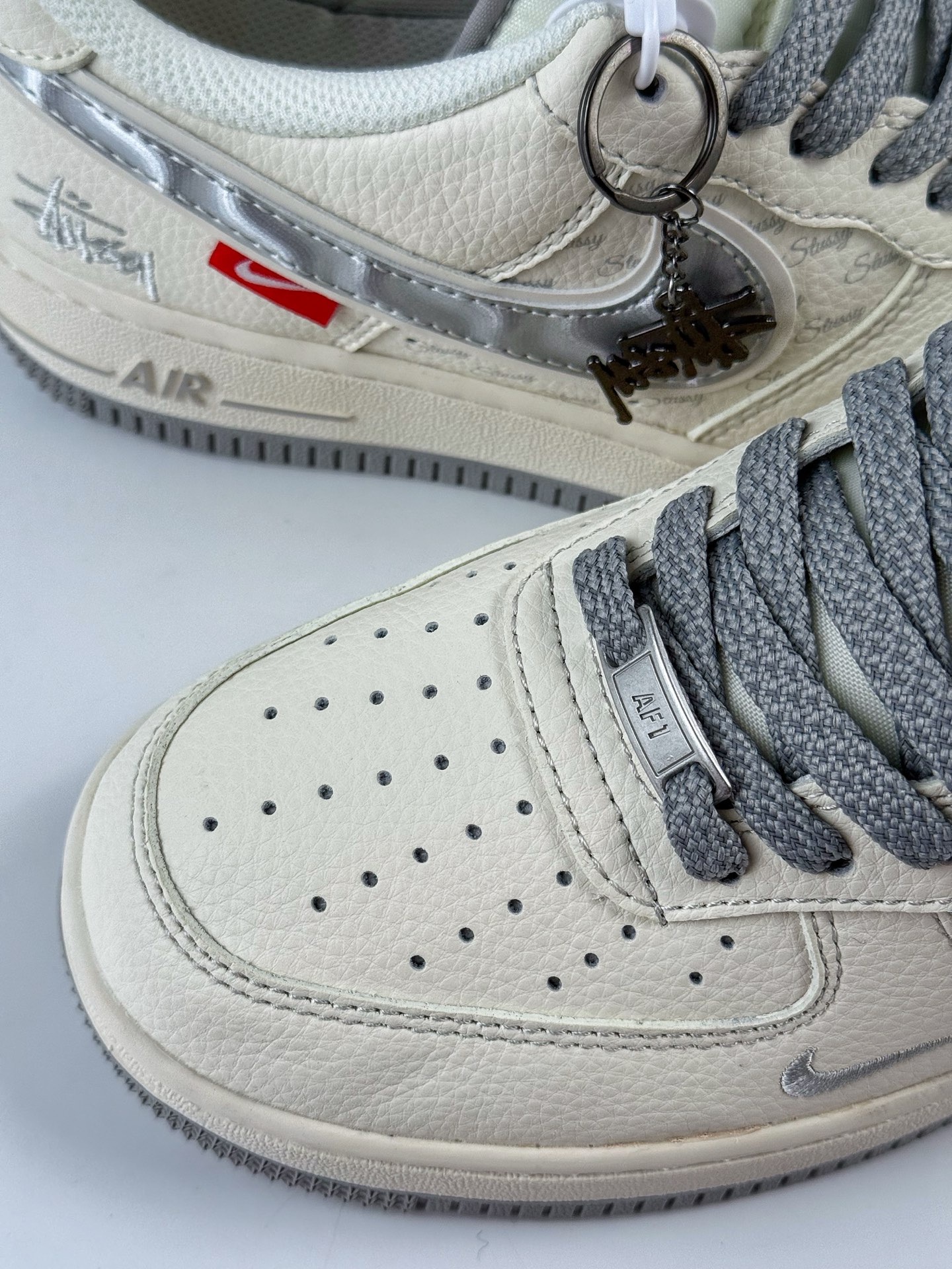 Nike Air Force 1 Low 07 x Stussy 白灰小勾满天星 XX3168-209-莆田鞋,莆田鞋货源,高仿鞋,高仿鞋货源,安福档口,莆田高仿鞋,莆田鞋批发,高仿鞋批发,莆田高仿运动鞋,高仿运动鞋,莆田运动鞋 Nike Air Force 1 Low 07 x Stussy 白灰小勾满天星 XX3168-209