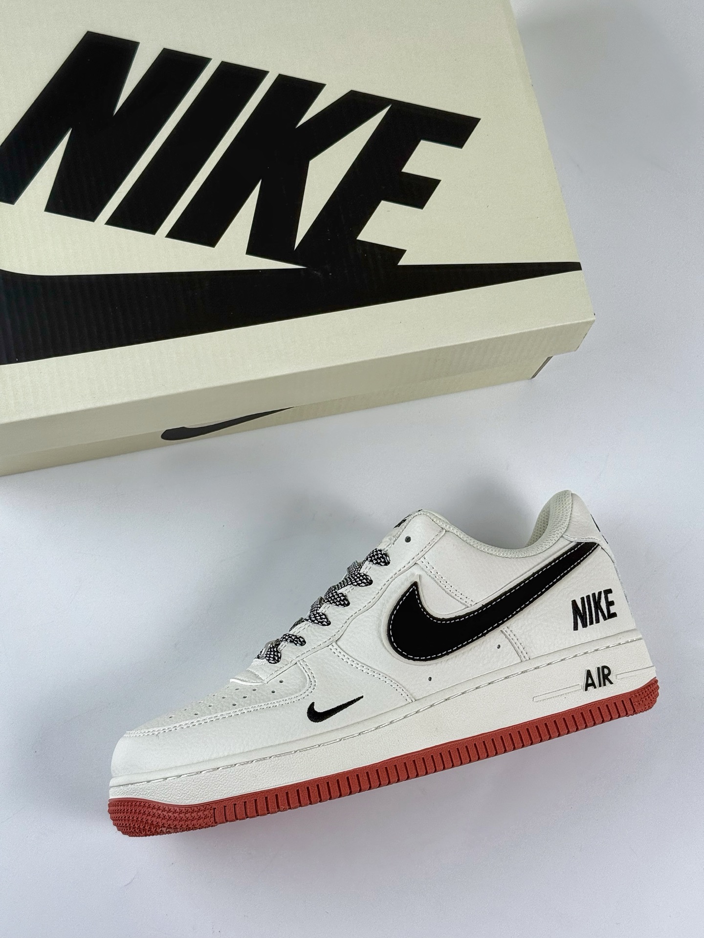 Nike Air Force 1 Low 07 x NIKE 白黑小勾满天星 CS5288-021