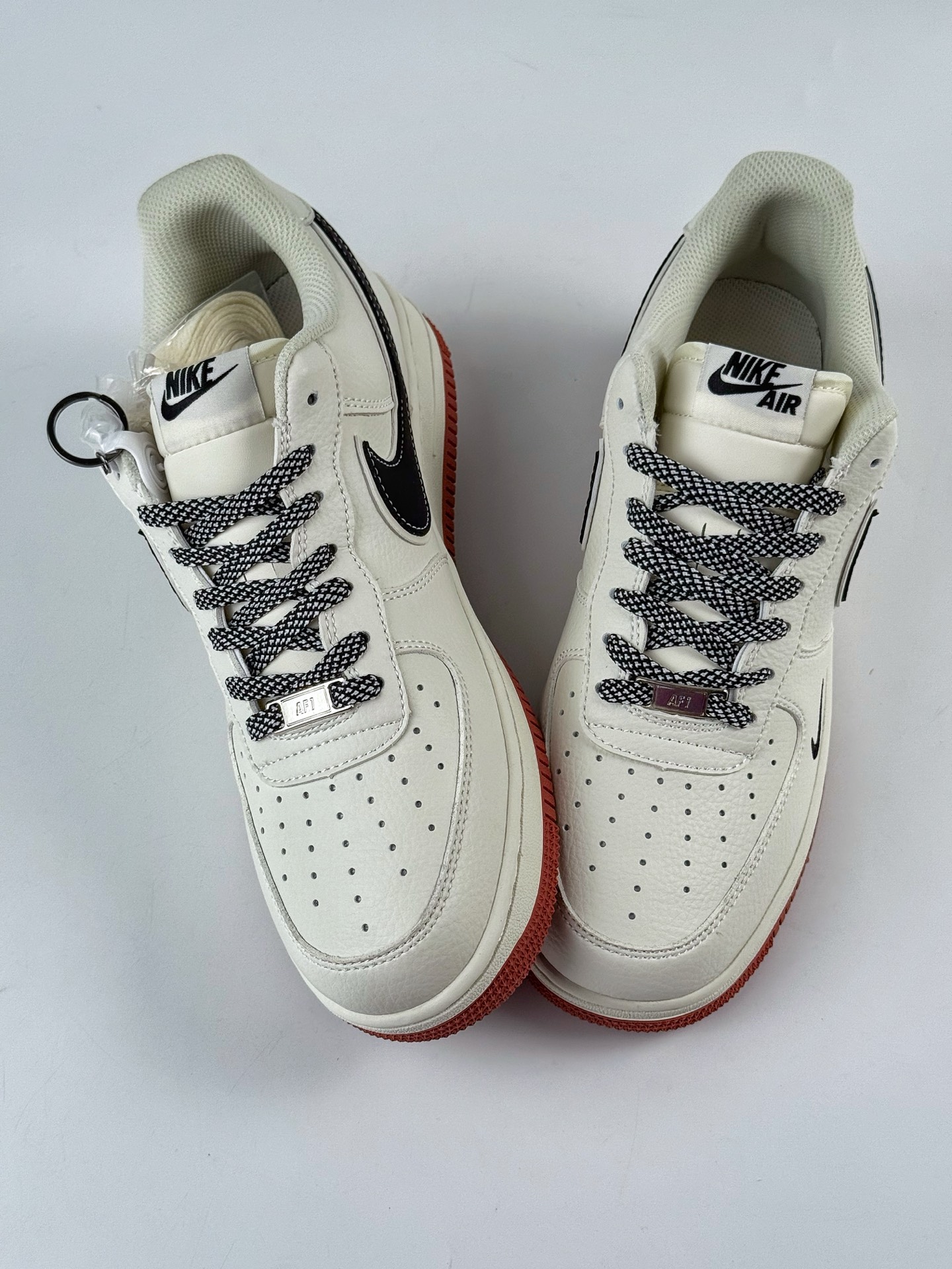 Nike Air Force 1 Low 07 x NIKE 白黑小勾满天星 CS5288-021