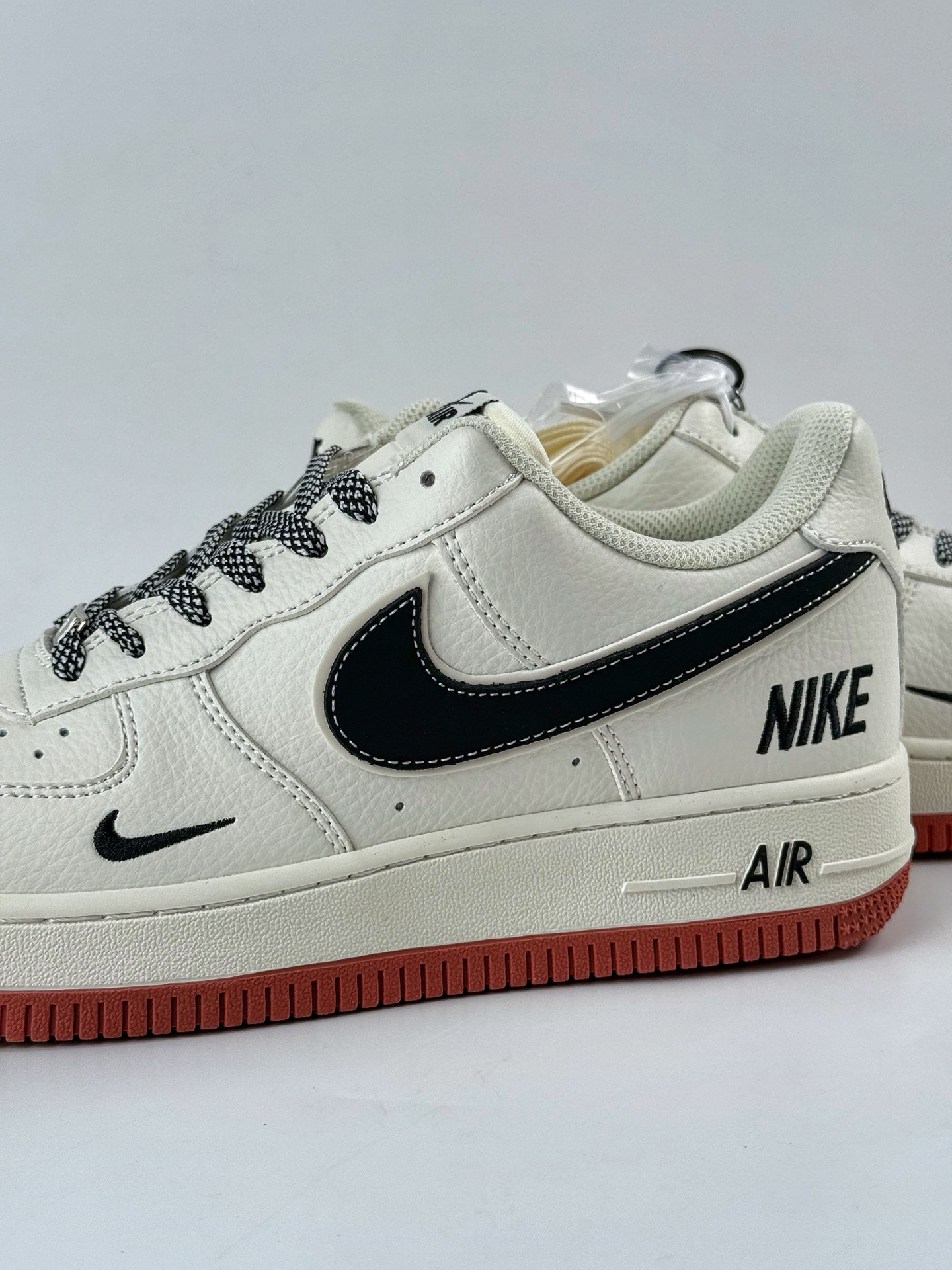 Nike Air Force 1 Low 07 x NIKE 白黑小勾满天星 CS5288-021
