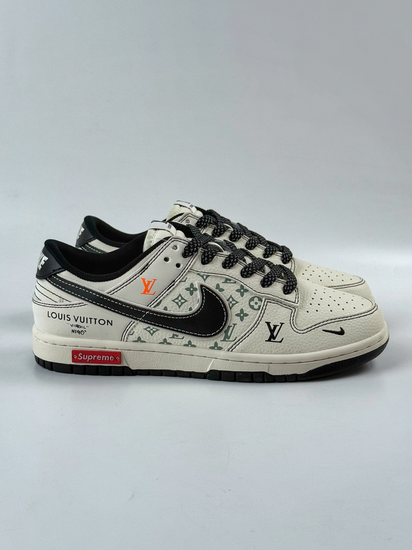 Nike SB Dunk Low x Louis Vuitton 白黑小勾满天星 YX5066-359