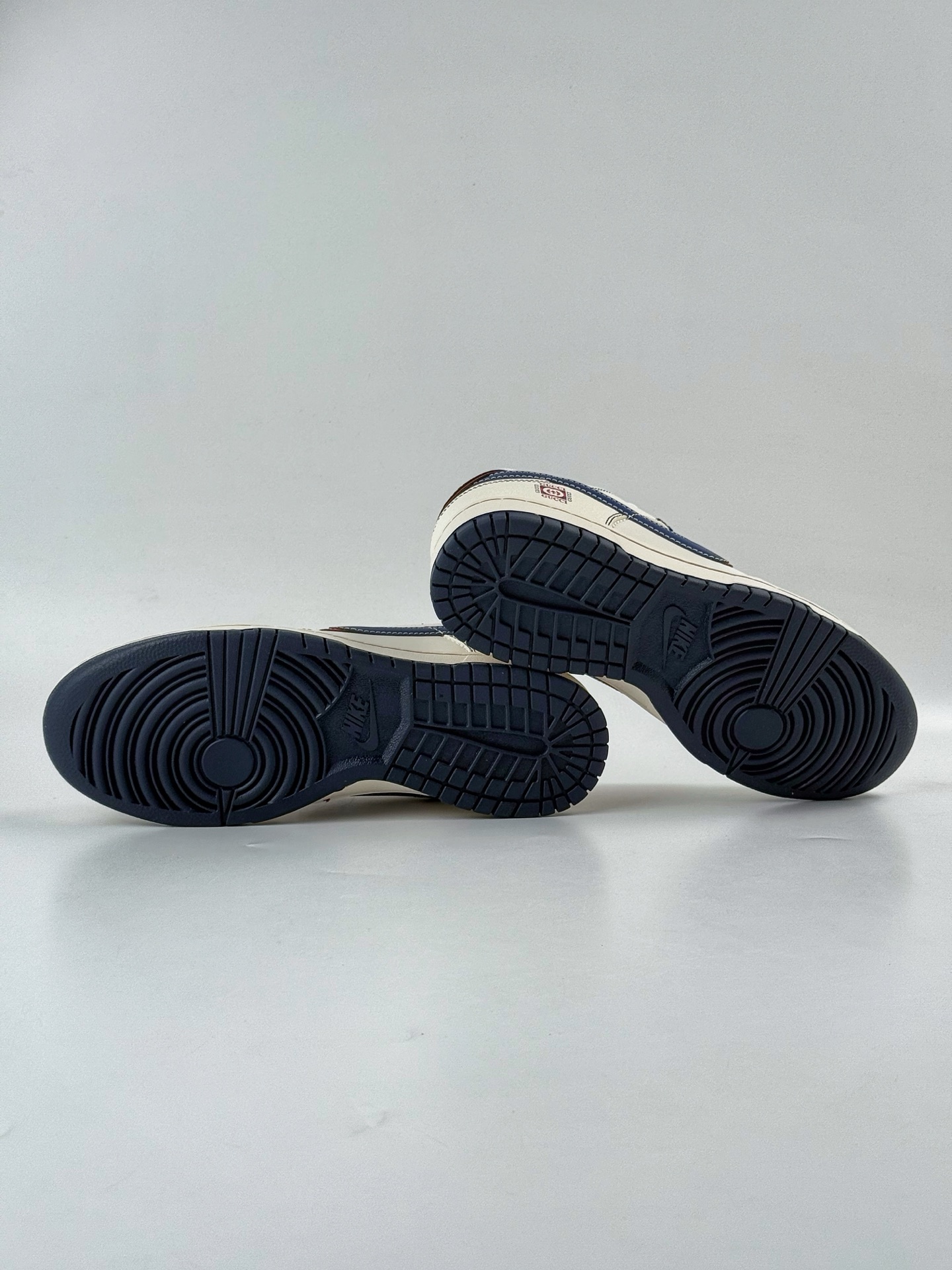 Nike SB Dunk Low x GUCCI 白蓝红双勾双小勾满天星 XS6089-607