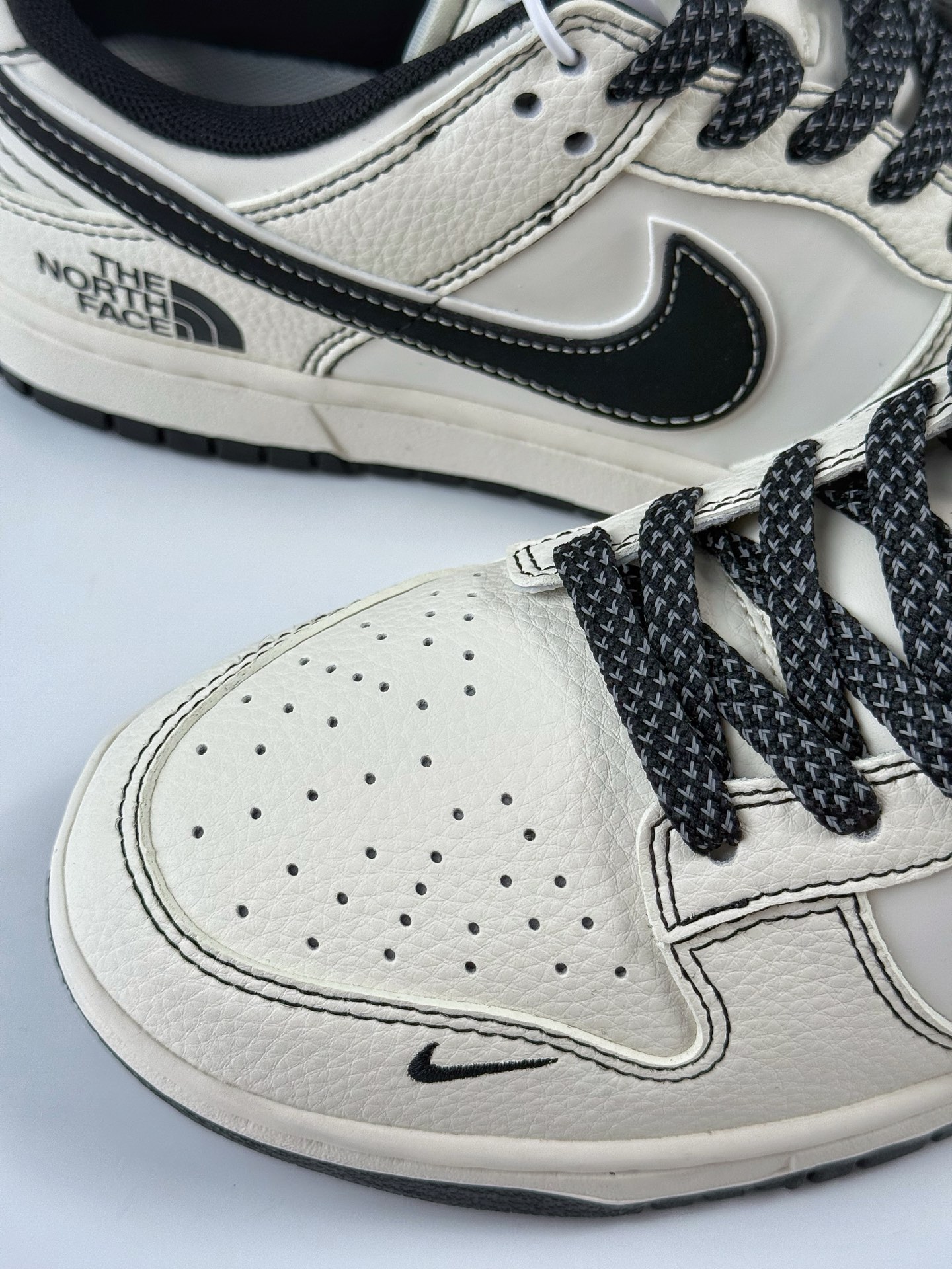 Nike SB Dunk Low“ 北面联名——米黑勾” JP1628-025