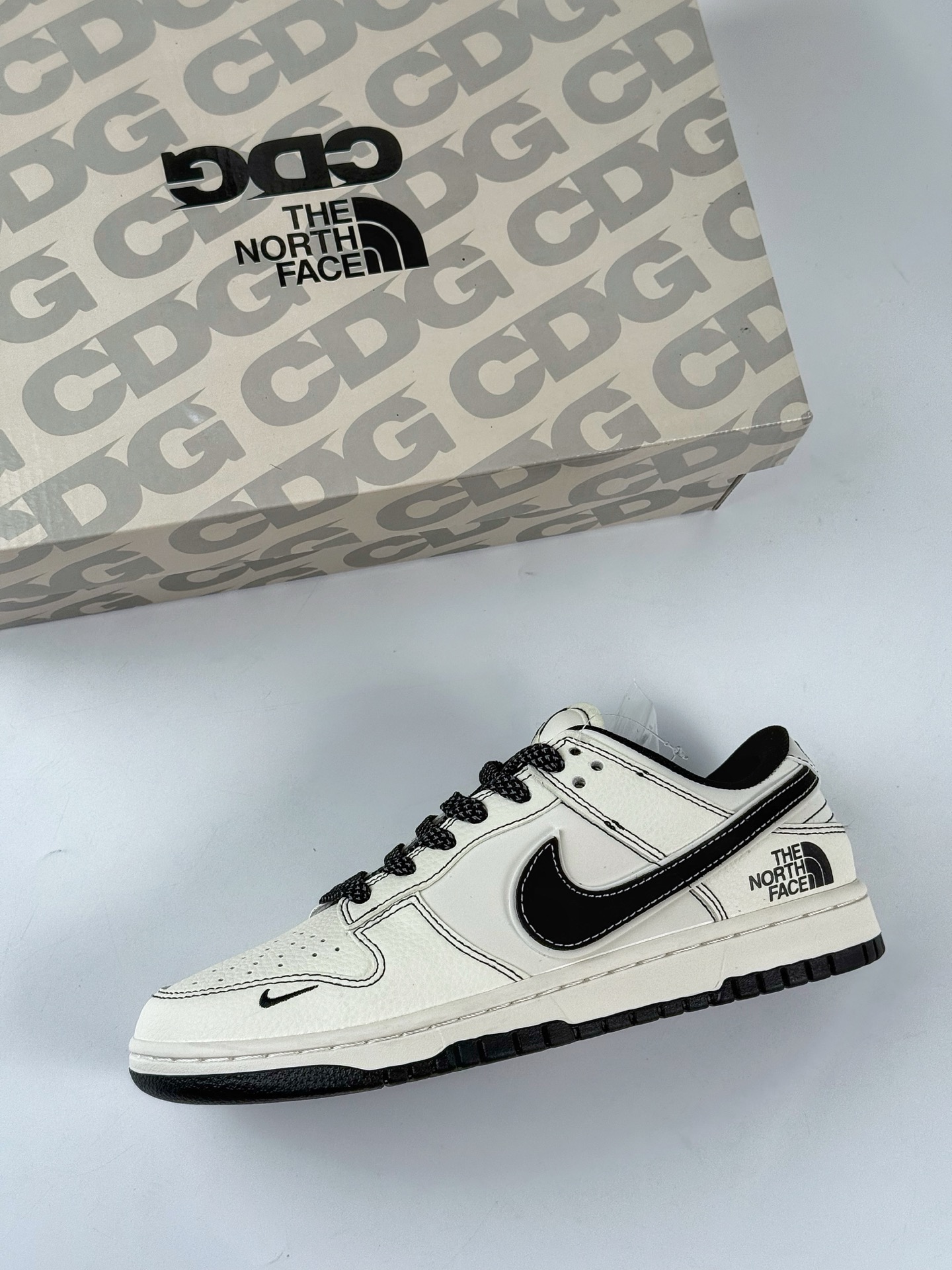 Nike SB Dunk Low“ 北面联名——米黑勾” JP1628-025