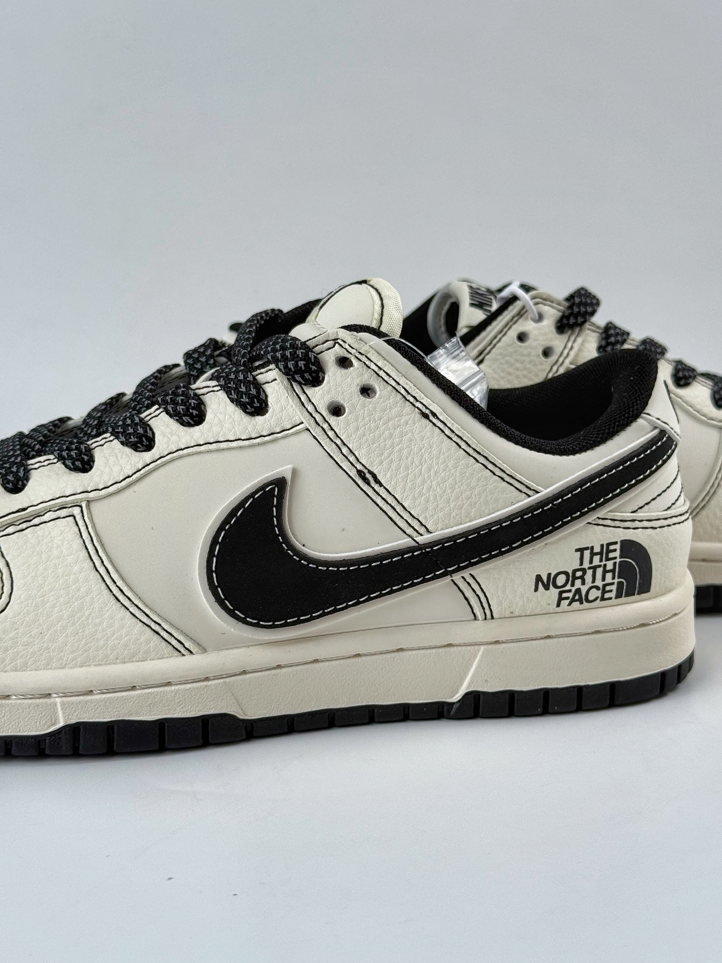 Nike SB Dunk Low“ 北面联名——米黑勾” JP1628-025
