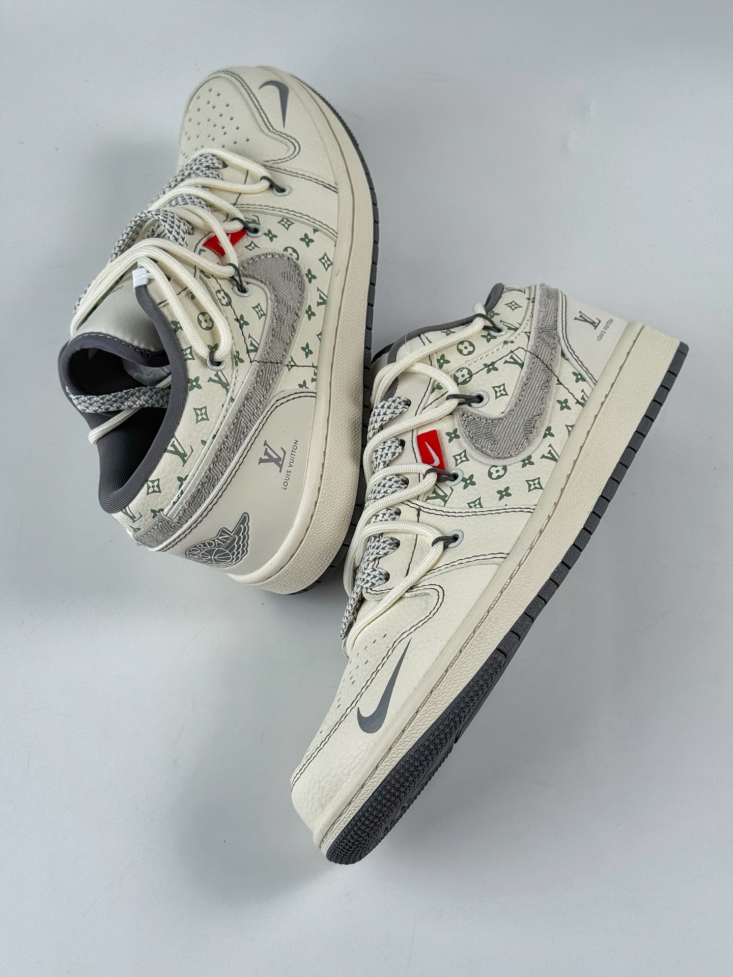 Air Jordan 1 Low x Louis Vuitton 白灰小勾满天星 YX5066-357-莆田鞋,莆田鞋货源,高仿鞋,高仿鞋货源,安福档口,莆田高仿鞋,莆田鞋批发,高仿鞋批发,莆田高仿运动鞋,高仿运动鞋,莆田运动鞋 Air Jordan 1 Low x Louis Vuitton 白灰小勾满天星 YX5066-357