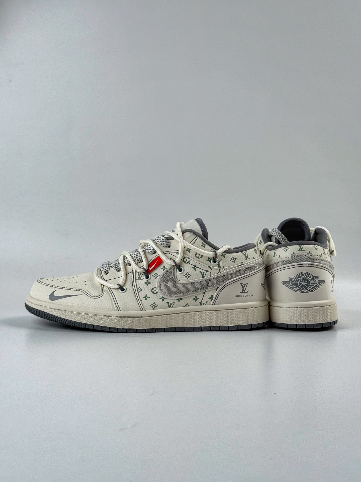 Air Jordan 1 Low x Louis Vuitton 白灰小勾满天星 YX5066-357-莆田鞋,莆田鞋货源,高仿鞋,高仿鞋货源,安福档口,莆田高仿鞋,莆田鞋批发,高仿鞋批发,莆田高仿运动鞋,高仿运动鞋,莆田运动鞋 Air Jordan 1 Low x Louis Vuitton 白灰小勾满天星 YX5066-357