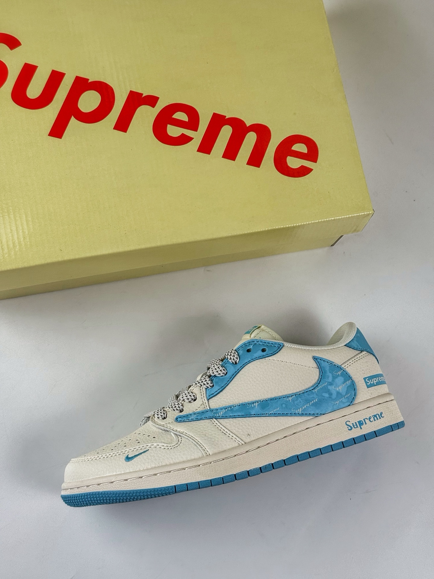 Travis Scott x Nike Air Jordan 1 Low x superme Air Jordan 1 Low 反转白蓝小勾满天星倒钩 HS8068-024