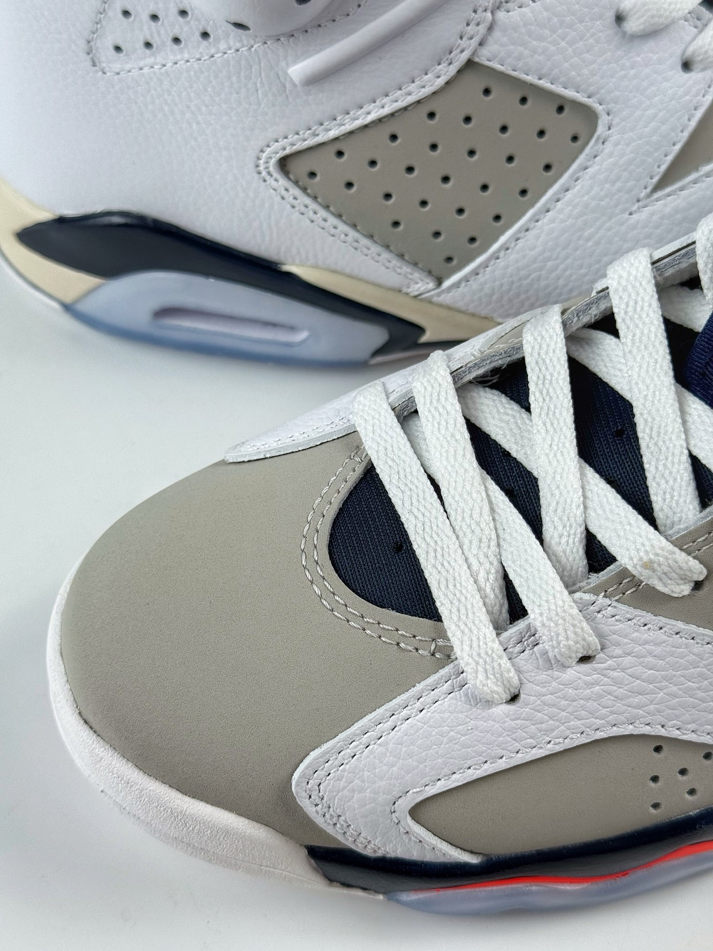 Air Jordan 6 Retro 白蓝红 潮流复古篮球鞋 384664-106