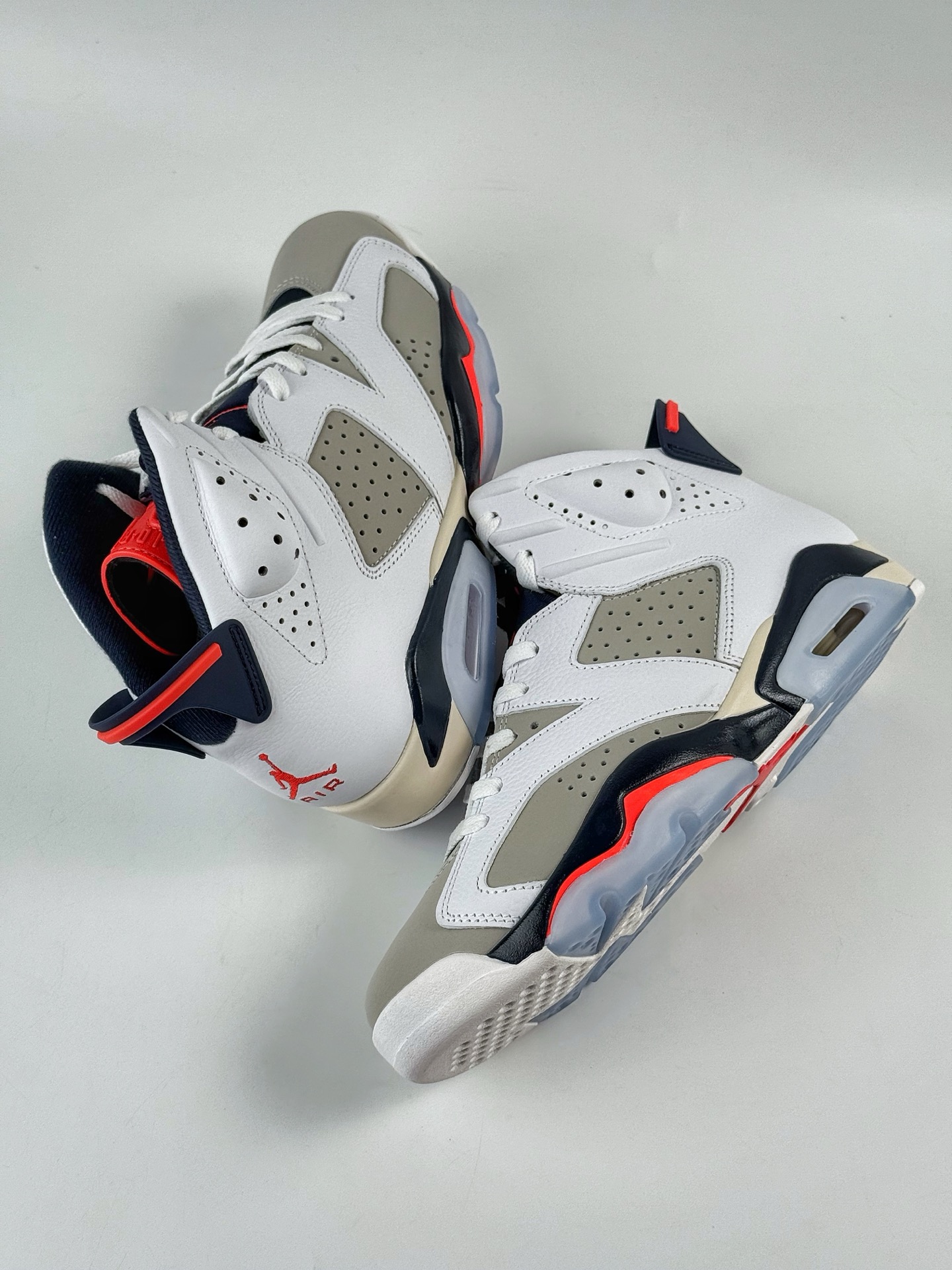 Air Jordan 6 Retro 白蓝红 潮流复古篮球鞋 384664-106