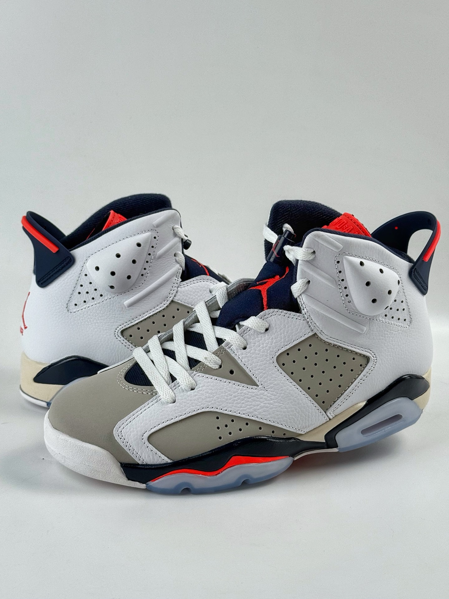 Air Jordan 6 Retro 白蓝红 潮流复古篮球鞋 384664-106