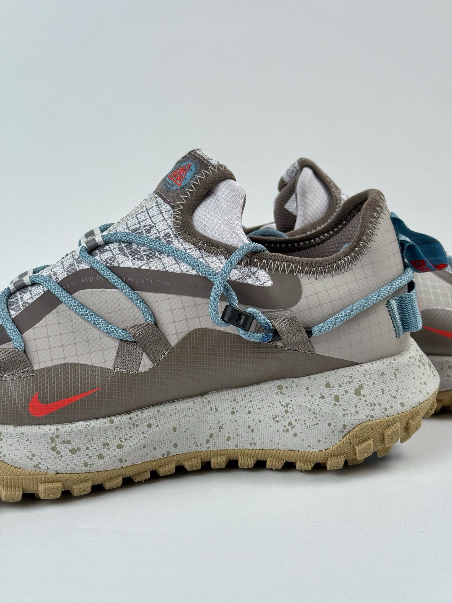 NK ACG MOUNTAIN FLY 2 LOW 外户登山列系越跑低帮休闲动运徒步鞋 IB7328-001