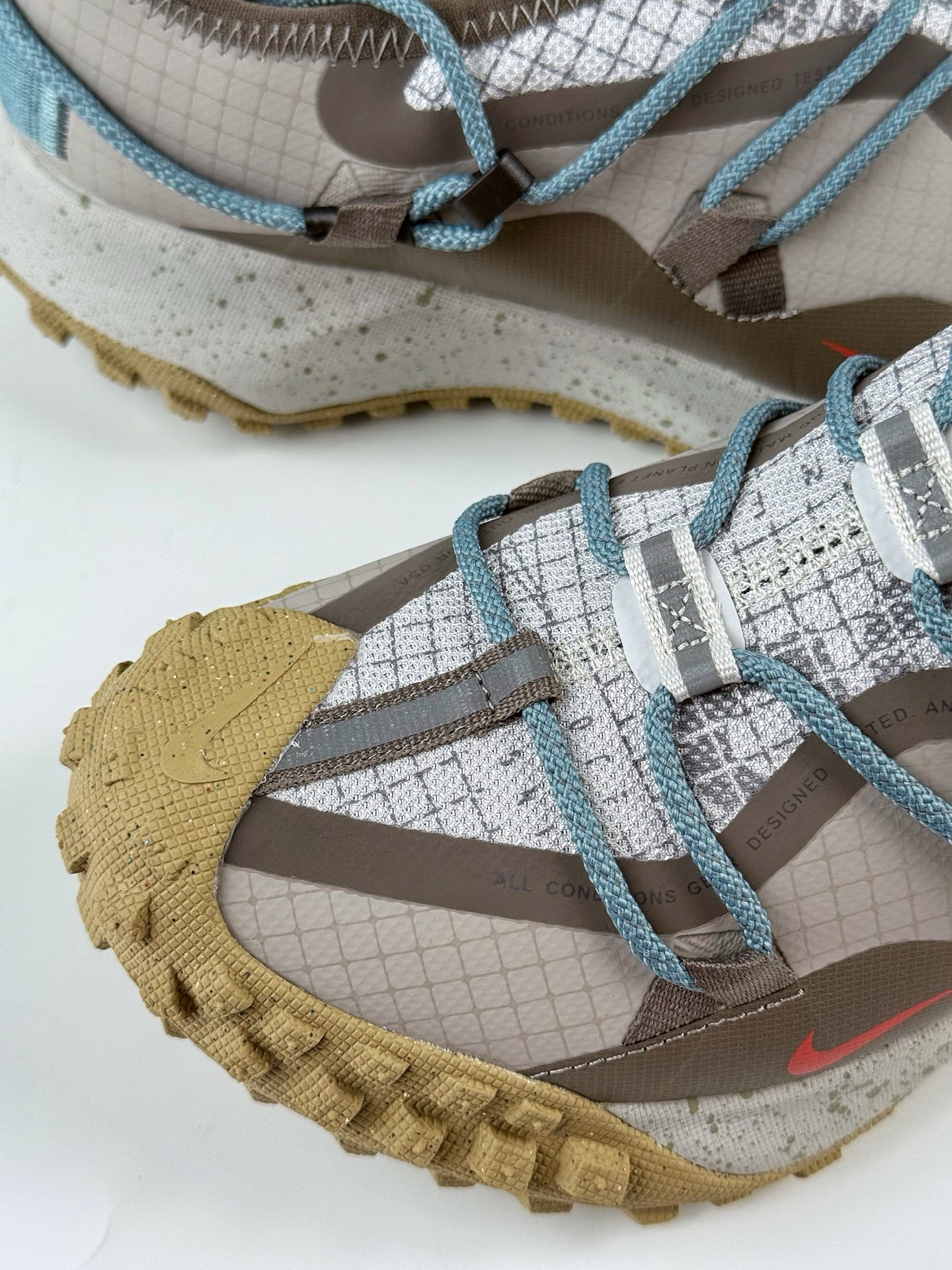 NK ACG MOUNTAIN FLY 2 LOW 外户登山列系越跑低帮休闲动运徒步鞋 IB7328-001