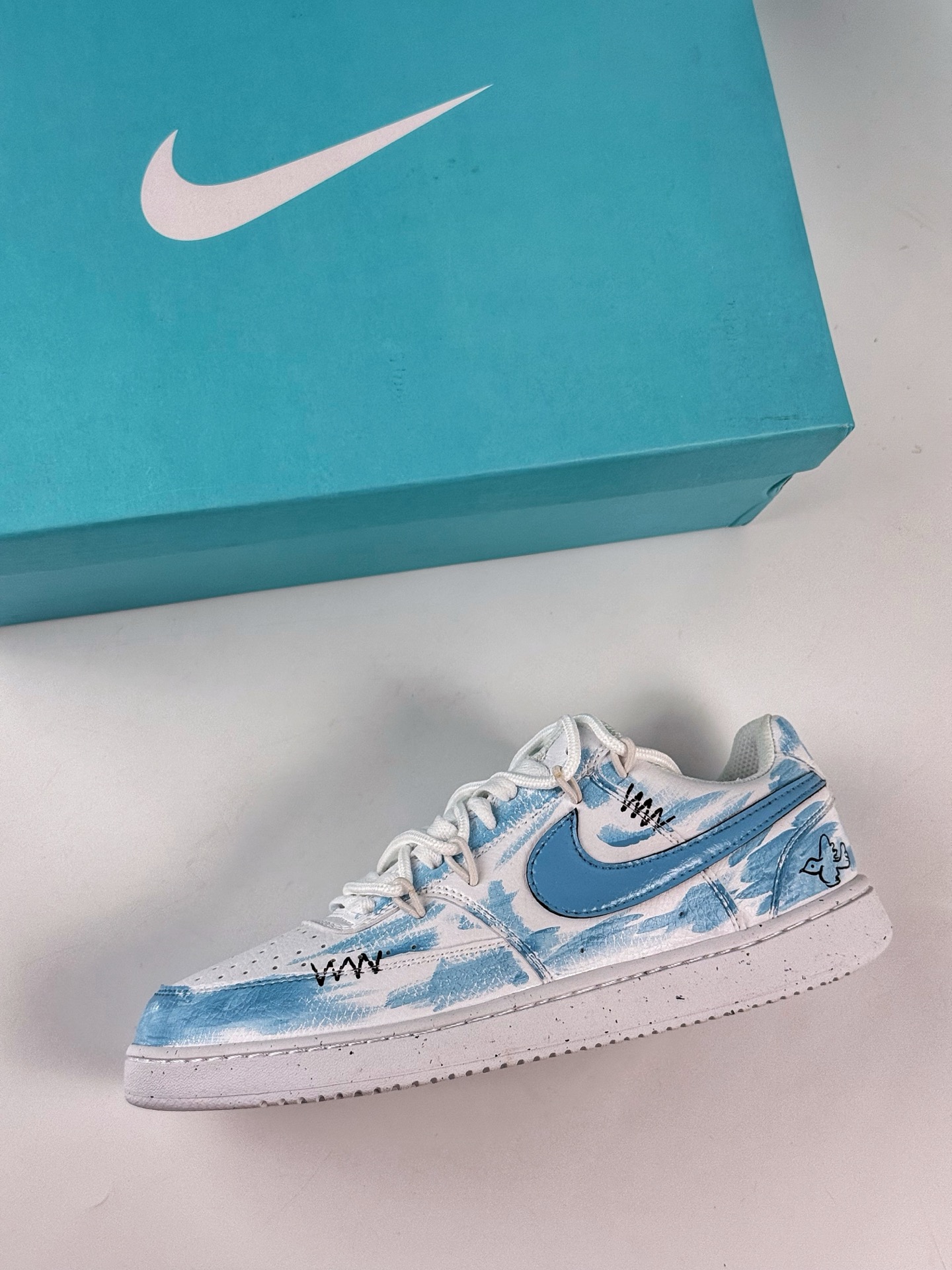 Nike Court Vision Low 手绘涂鸦 休闲运动板鞋 低帮百搭透气休闲运动板鞋 DH2987-101 Nike Court Vision Low 手绘涂鸦 休闲运动板鞋 低帮百搭透气休闲运动板鞋 DH2987-101