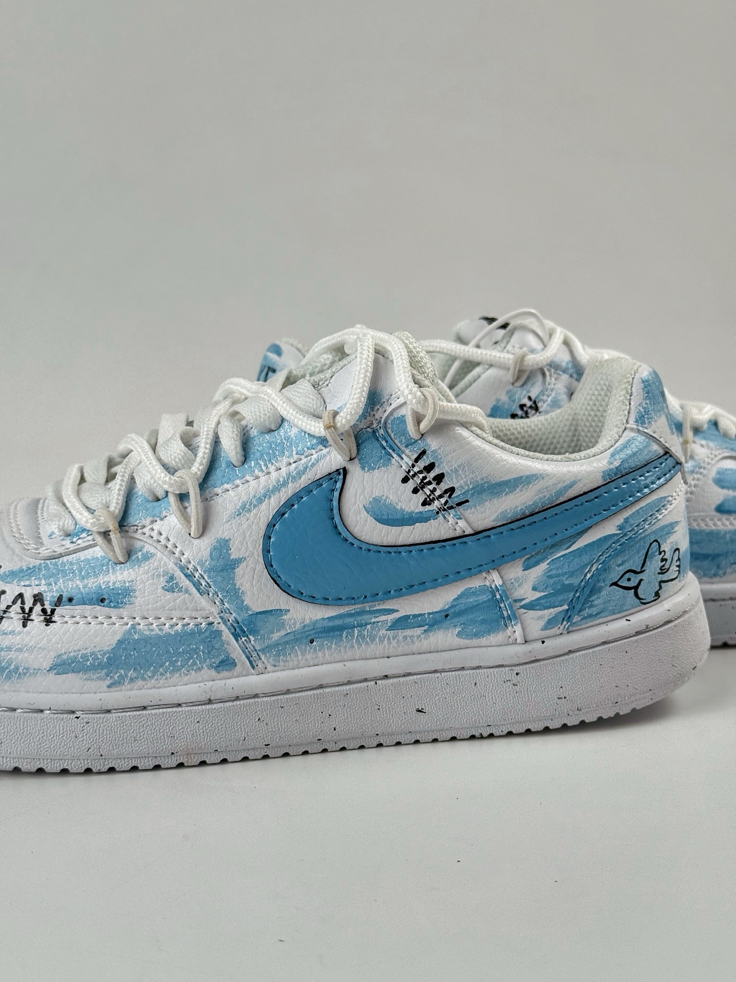 Nike Court Vision Low 手绘涂鸦 休闲运动板鞋 低帮百搭透气休闲运动板鞋 DH2987-101 Nike Court Vision Low 手绘涂鸦 休闲运动板鞋 低帮百搭透气休闲运动板鞋 DH2987-101