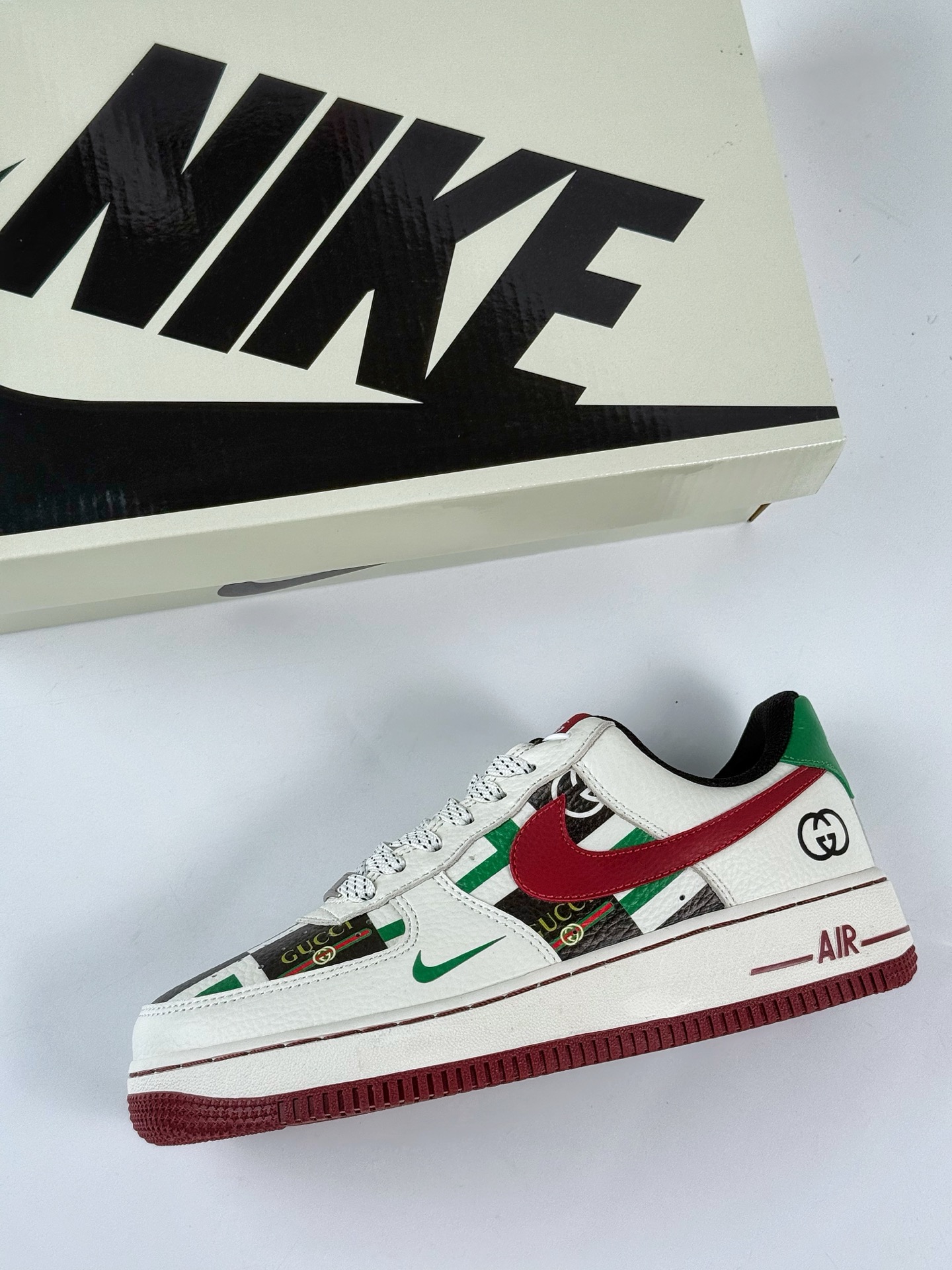 Nike Air Force 1 Low 07 x GUCCI 白绿小勾满天星 LW9279-012-莆田鞋,莆田鞋货源,高仿鞋,高仿鞋货源,安福档口,莆田高仿鞋,莆田鞋批发,高仿鞋批发,莆田高仿运动鞋,高仿运动鞋,莆田运动鞋 Nike Air Force 1 Low 07 x GUCCI 白绿小勾满天星 LW9279-012