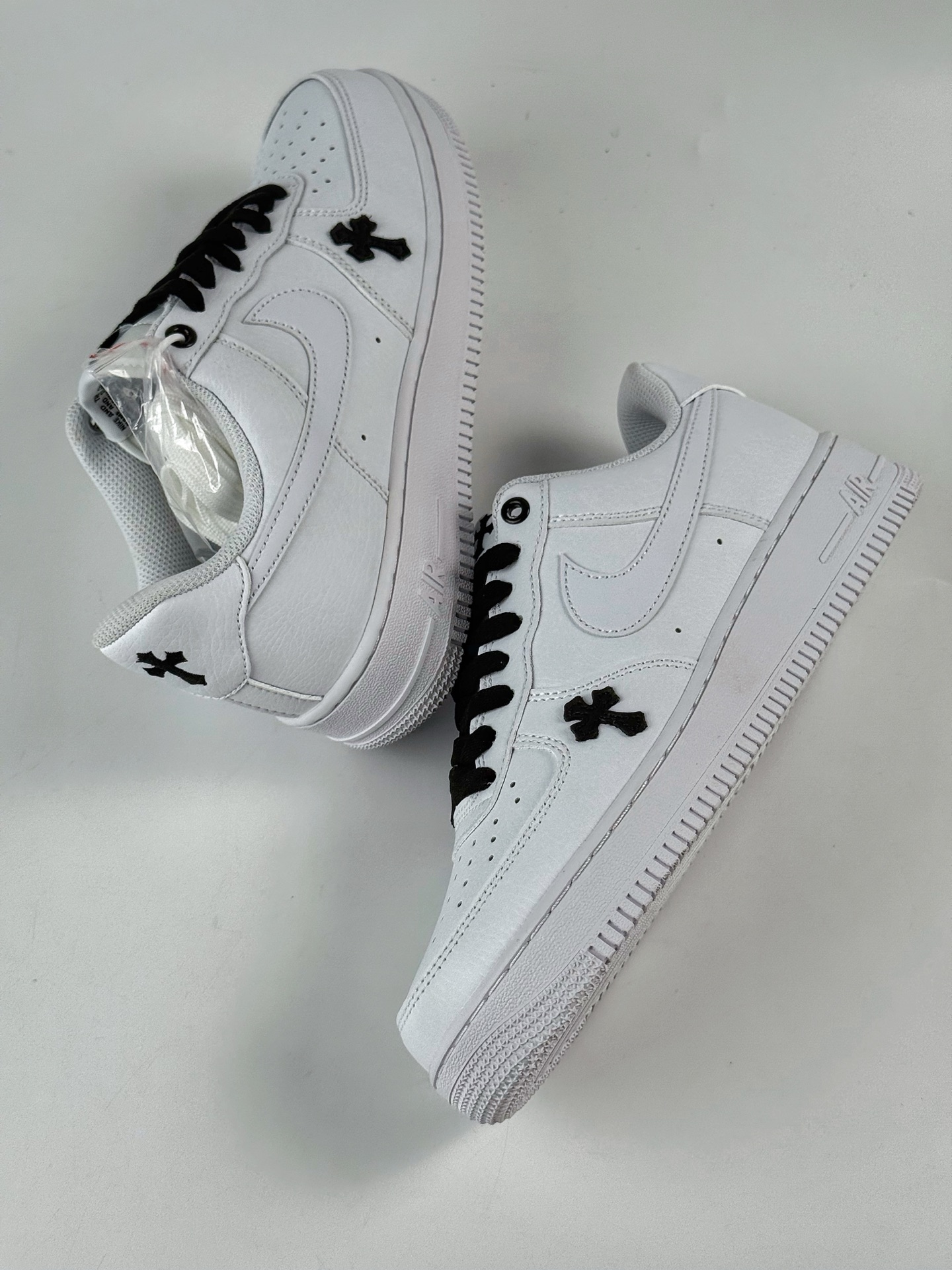 Nike Air Force 1 Low 07 白黑十字架 CW2288-111-莆田鞋,莆田鞋货源,高仿鞋,高仿鞋货源,安福档口,莆田高仿鞋,莆田鞋批发,高仿鞋批发,莆田高仿运动鞋,高仿运动鞋,莆田运动鞋 Nike Air Force 1 Low 07 白黑十字架 CW2288-111