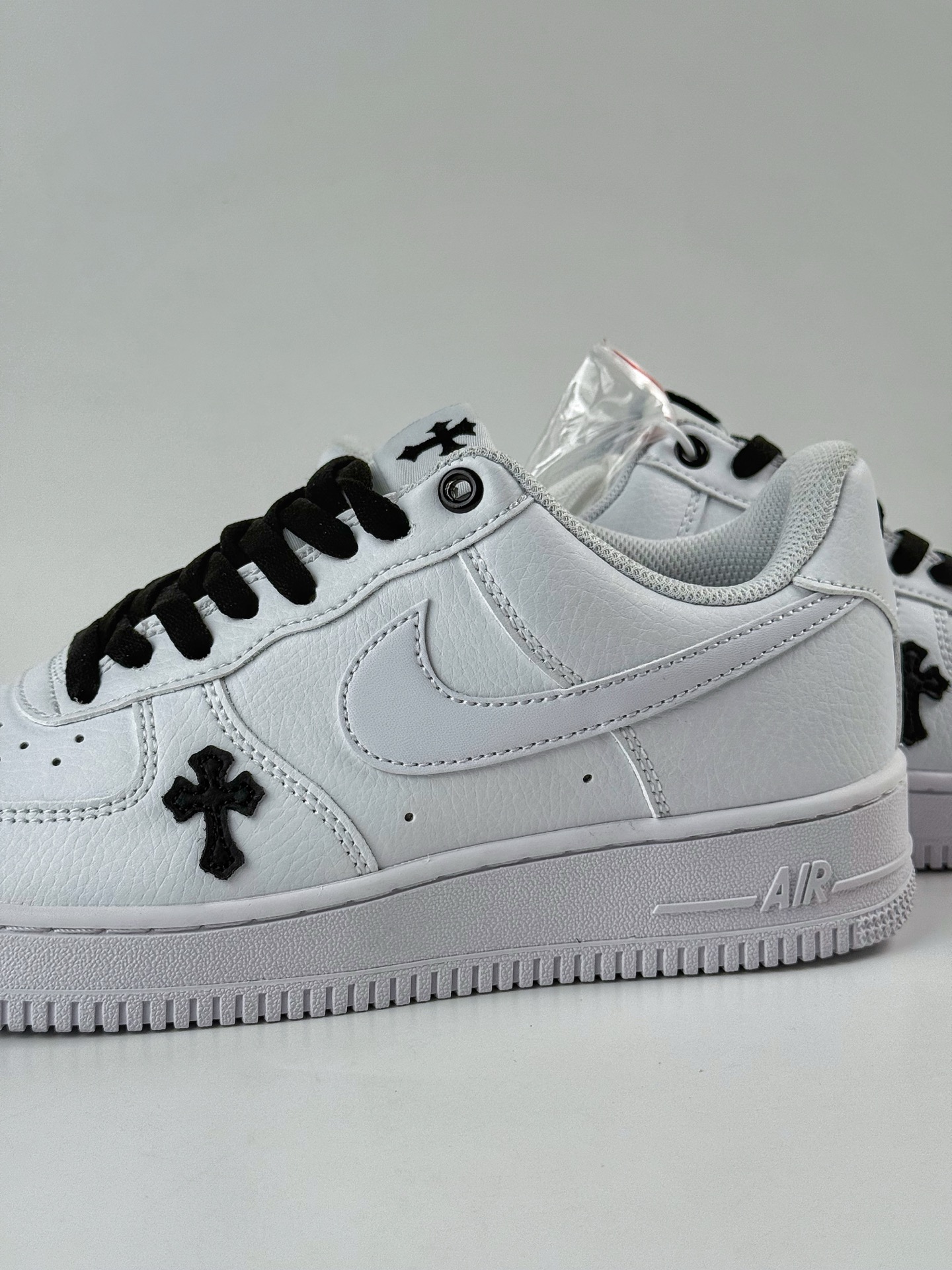 Nike Air Force 1 Low 07 白黑十字架 CW2288-111-莆田鞋,莆田鞋货源,高仿鞋,高仿鞋货源,安福档口,莆田高仿鞋,莆田鞋批发,高仿鞋批发,莆田高仿运动鞋,高仿运动鞋,莆田运动鞋 Nike Air Force 1 Low 07 白黑十字架 CW2288-111