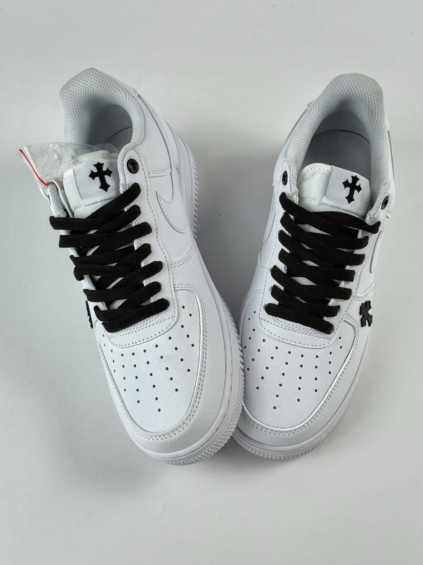 Nike Air Force 1 Low 07 白黑十字架 CW2288-111-莆田鞋,莆田鞋货源,高仿鞋,高仿鞋货源,安福档口,莆田高仿鞋,莆田鞋批发,高仿鞋批发,莆田高仿运动鞋,高仿运动鞋,莆田运动鞋 Nike Air Force 1 Low 07 白黑十字架 CW2288-111