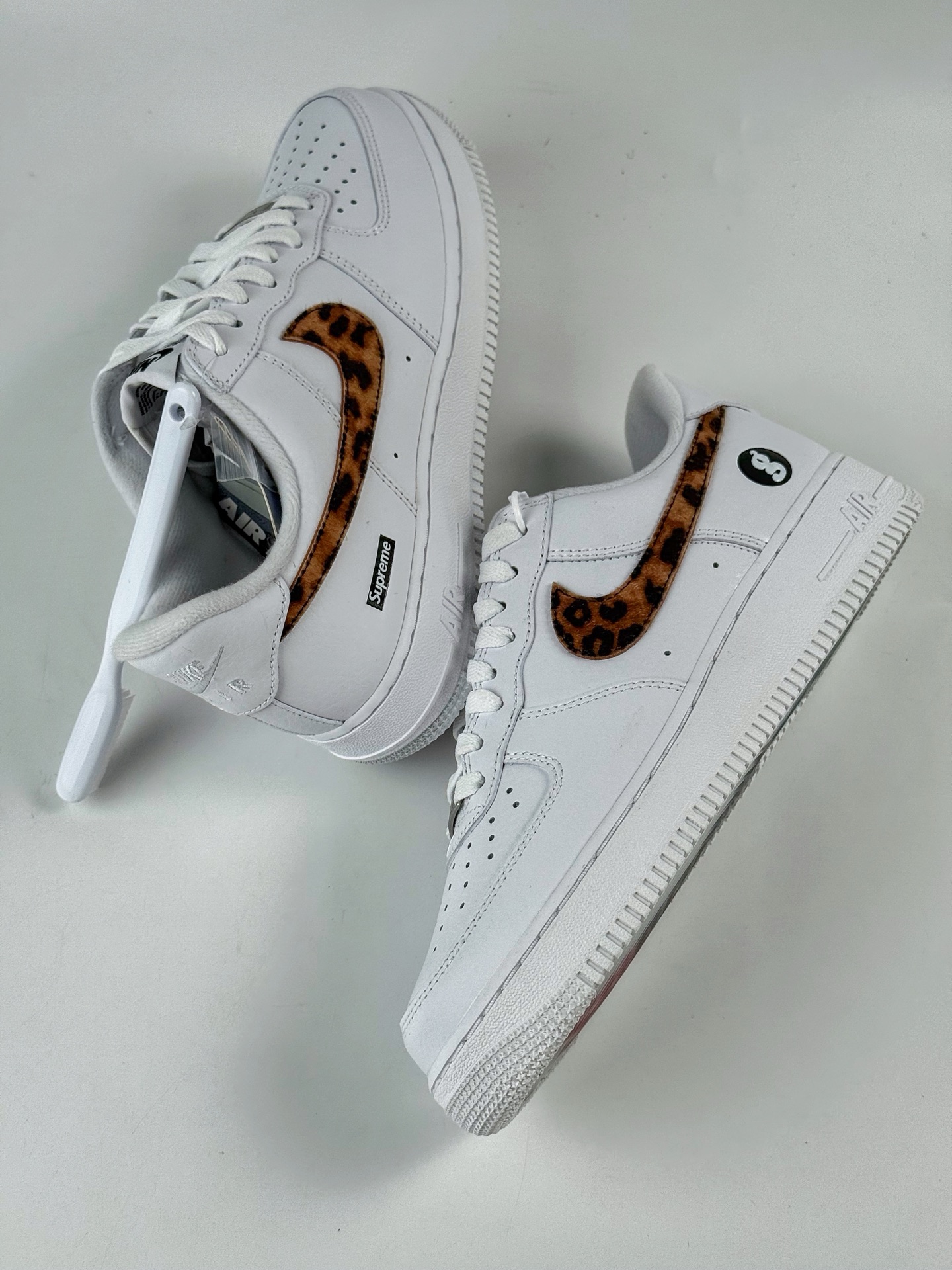 Nike Air Force 1 Low 07 x superme 豹纹白 IM3483-100-莆田鞋,莆田鞋货源,高仿鞋,高仿鞋货源,安福档口,莆田高仿鞋,莆田鞋批发,高仿鞋批发,莆田高仿运动鞋,高仿运动鞋,莆田运动鞋 Nike Air Force 1 Low 07 x superme 豹纹白 IM3483-100