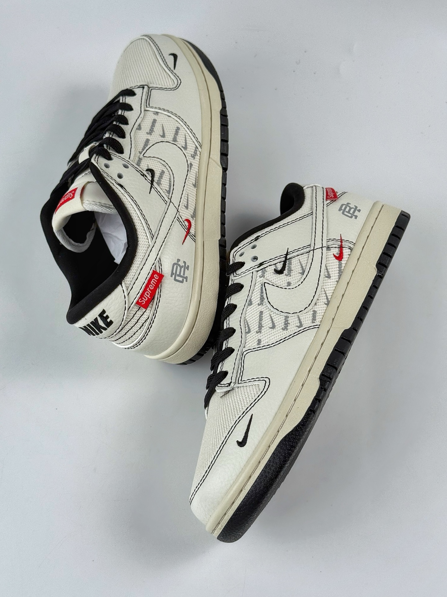 Nike SB Dunk Low x Supreme 白黑三小勾 SC9207-424-莆田鞋,莆田鞋货源,高仿鞋,高仿鞋货源,安福档口,莆田高仿鞋,莆田鞋批发,高仿鞋批发,莆田高仿运动鞋,高仿运动鞋,莆田运动鞋 Nike SB Dunk Low x Supreme 白黑三小勾 SC9207-424