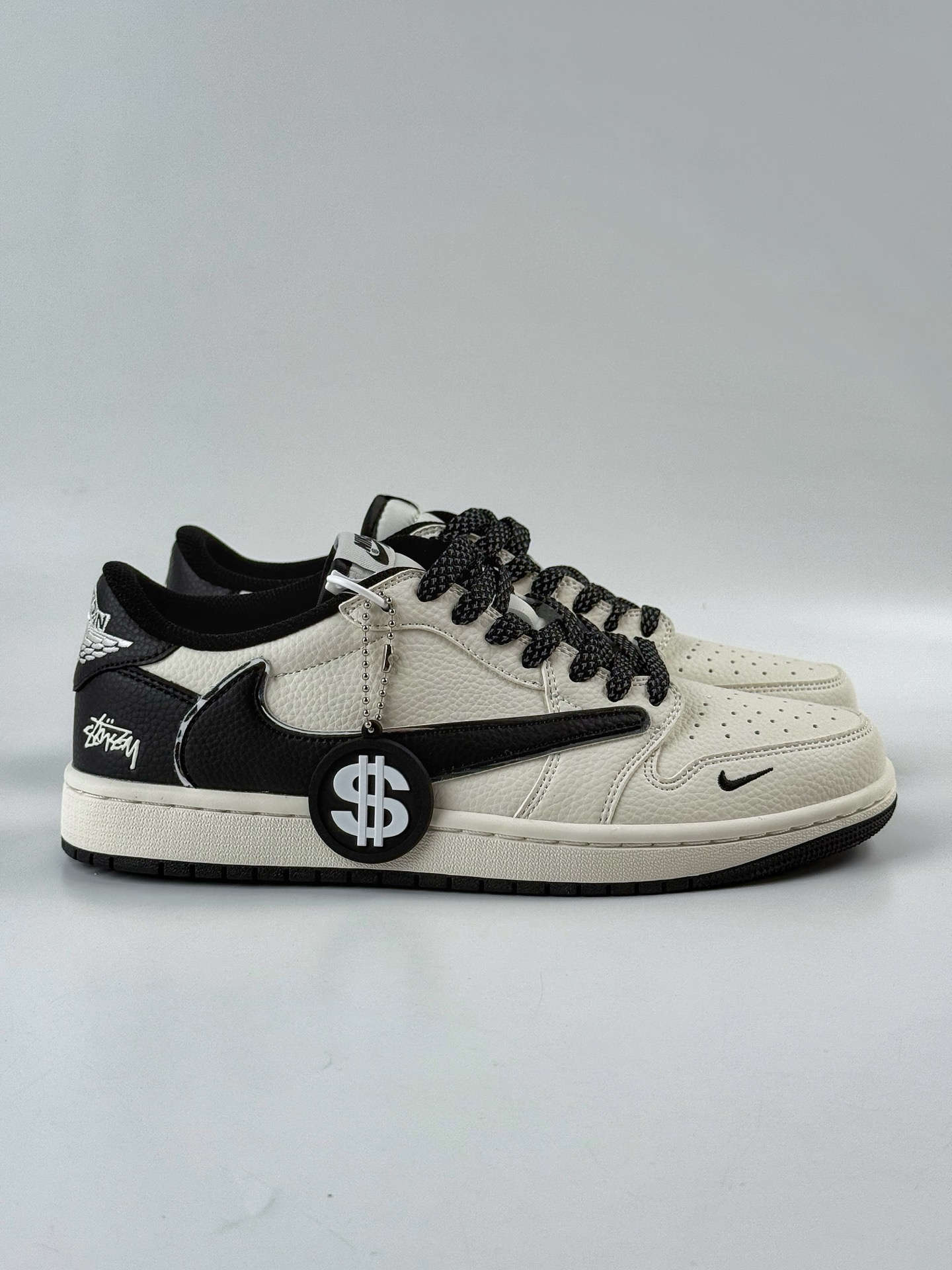 Travis Scott x Nike Air Jordan 1 Low x Stussy Air Jordan 1 Low 反转白黑小勾满天星倒钩 ST5696-261-莆田鞋,莆田鞋货源,高仿鞋,高仿鞋货源,安福档口,莆田高仿鞋,莆田鞋批发,高仿鞋批发,莆田高仿运动鞋,高仿运动鞋,莆田运动鞋 Travis Scott x Nike Air Jordan 1 Low x Stussy Air Jordan 1 Low 反转白黑小勾满天星倒钩 ST5696-261