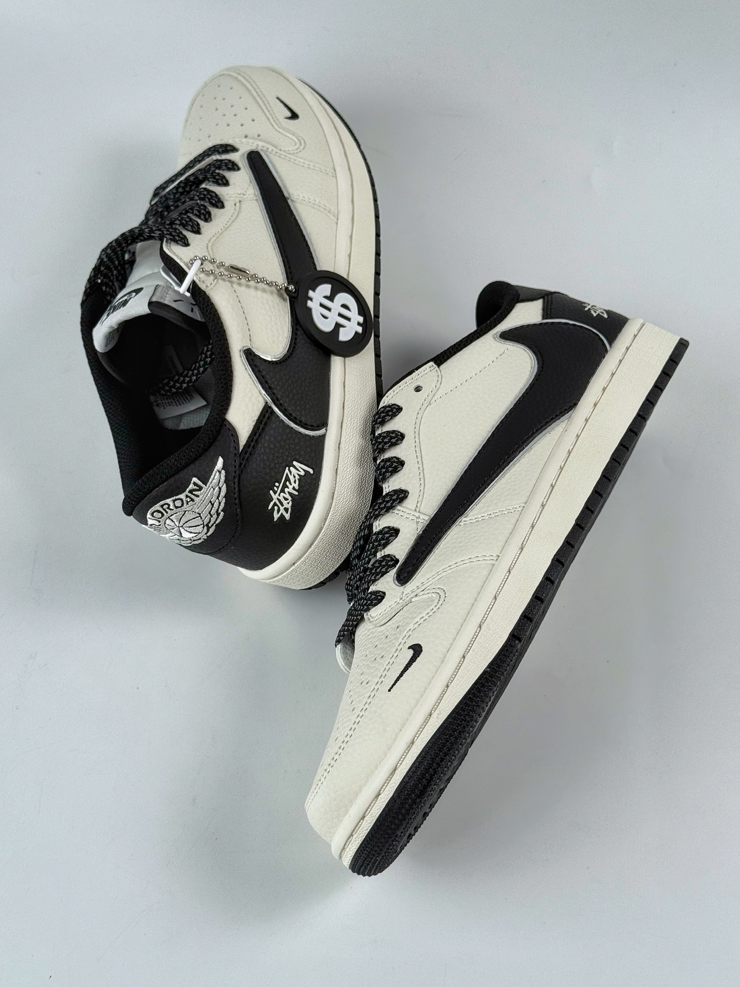 Travis Scott x Nike Air Jordan 1 Low x Stussy Air Jordan 1 Low 反转白黑小勾满天星倒钩 ST5696-261-莆田鞋,莆田鞋货源,高仿鞋,高仿鞋货源,安福档口,莆田高仿鞋,莆田鞋批发,高仿鞋批发,莆田高仿运动鞋,高仿运动鞋,莆田运动鞋 Travis Scott x Nike Air Jordan 1 Low x Stussy Air Jordan 1 Low 反转白黑小勾满天星倒钩 ST5696-261