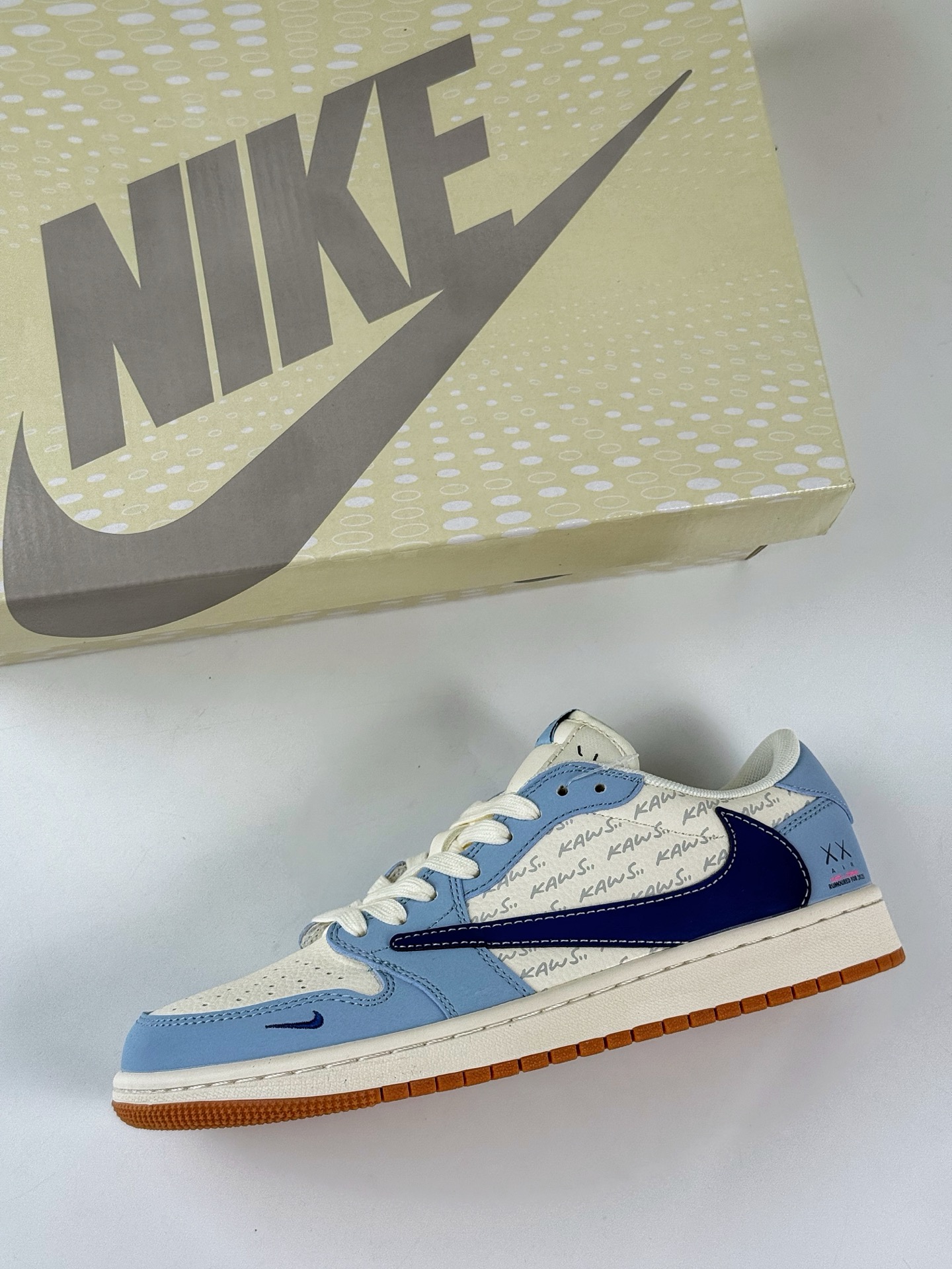 Travis Scott x Nike Air Jordan 1 Low x KA Air Jordan 1 Low 反转蓝白小勾倒钩 ZH2598-164-莆田鞋,莆田鞋货源,高仿鞋,高仿鞋货源,安福档口,莆田高仿鞋,莆田鞋批发,高仿鞋批发,莆田高仿运动鞋,高仿运动鞋,莆田运动鞋 Travis Scott x Nike Air Jordan 1 Low x KA Air Jordan 1 Low 反转蓝白小勾倒钩 ZH2598-164