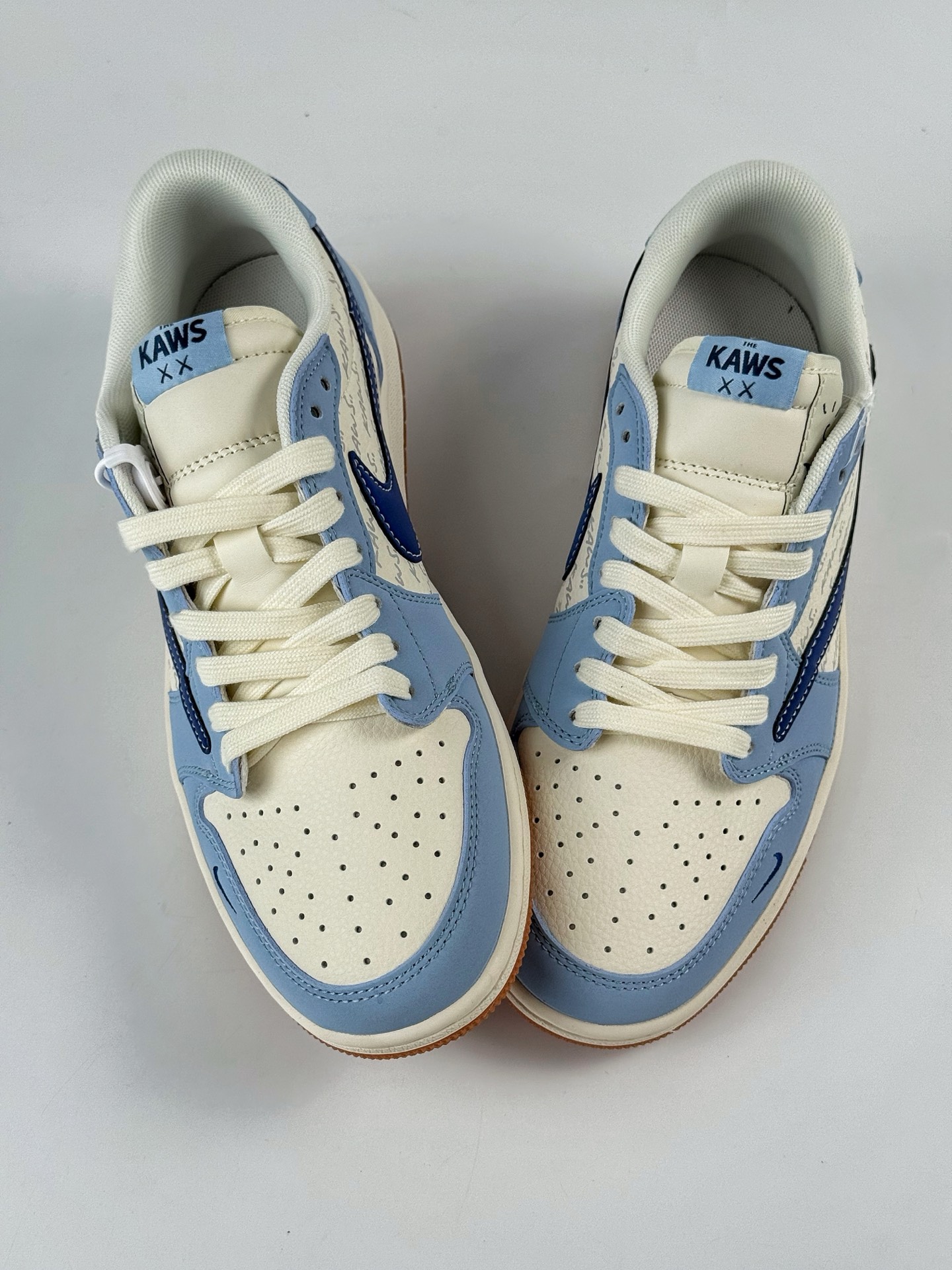 Travis Scott x Nike Air Jordan 1 Low x KA Air Jordan 1 Low 反转蓝白小勾倒钩 ZH2598-164-莆田鞋,莆田鞋货源,高仿鞋,高仿鞋货源,安福档口,莆田高仿鞋,莆田鞋批发,高仿鞋批发,莆田高仿运动鞋,高仿运动鞋,莆田运动鞋 Travis Scott x Nike Air Jordan 1 Low x KA Air Jordan 1 Low 反转蓝白小勾倒钩 ZH2598-164